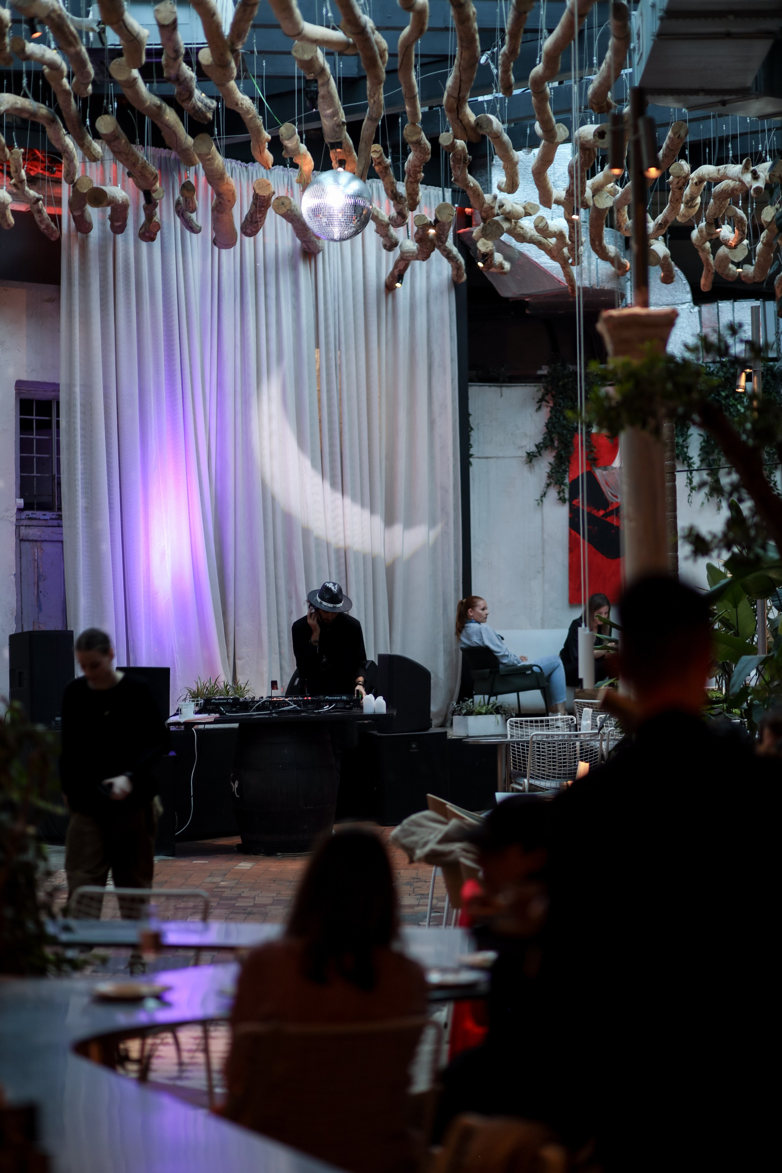 Gastrodvor «Диалог с Чеховым». Дженбаз Павел — фотограф в Ялте