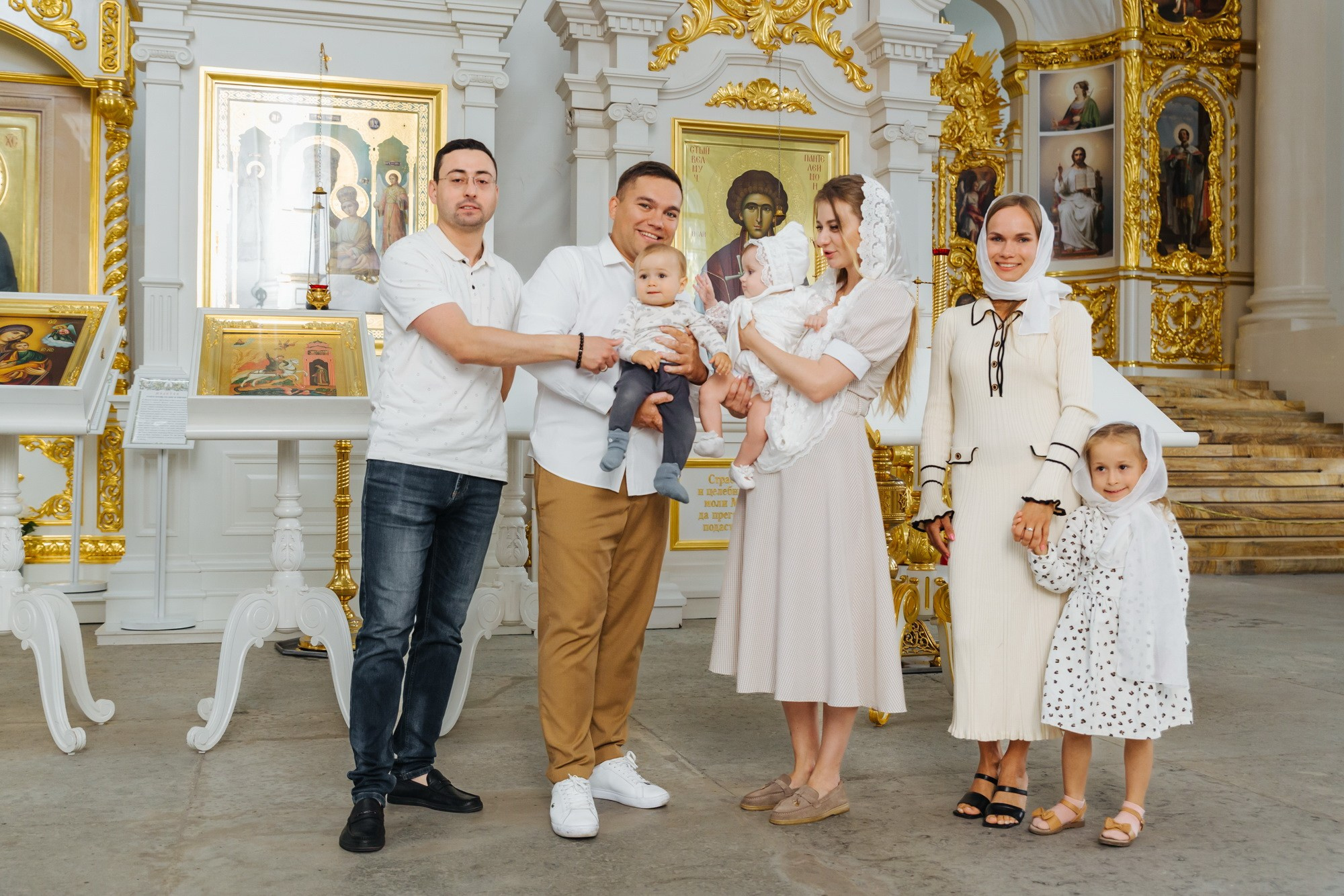 Смольный собор крещение сколько стоит, где провести крещение спб, душевный батюшка смольный собор, цена крестин, где покреститься взрослому