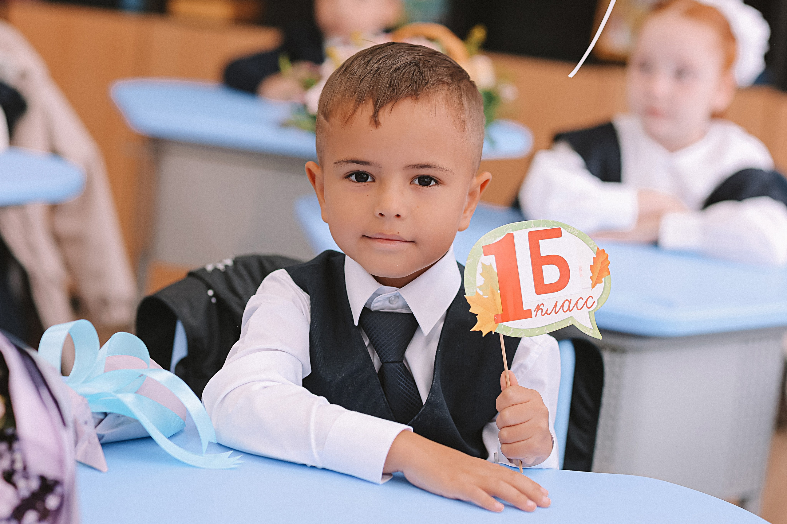 1 сентября линейка+кл час+портреты. Семейный фотограф Тюмень, фотограф на роды Салмина Мария