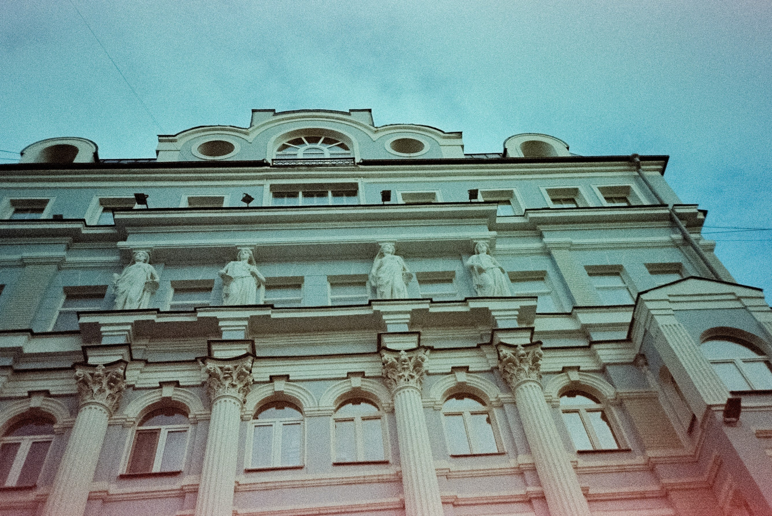 Ricoh R1 | Kodak Ultramax 400 (просрочка) @ISO 100 | ул. Малая Никитская, Большая Никитская