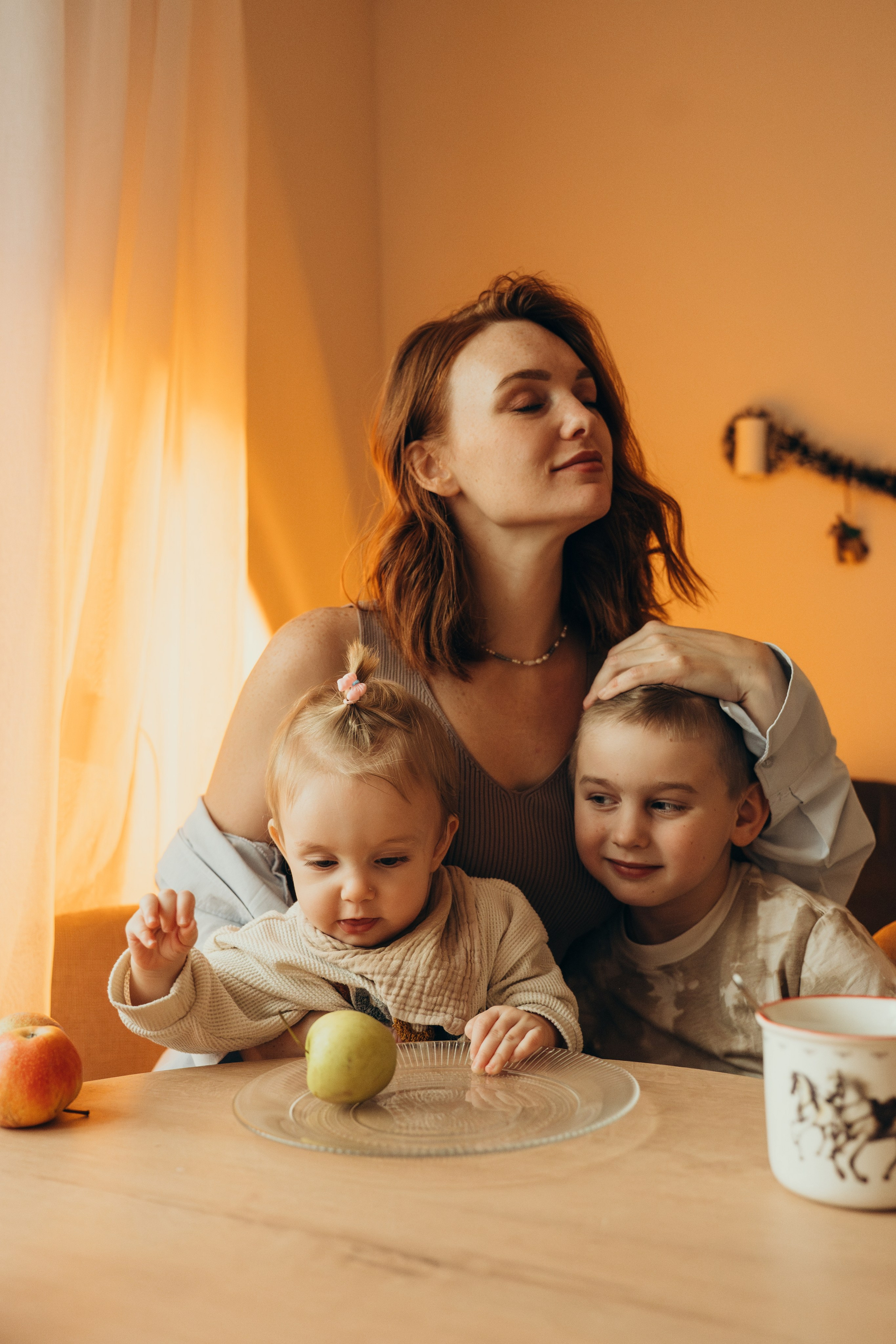 Анастасия, Ярослав и Асия