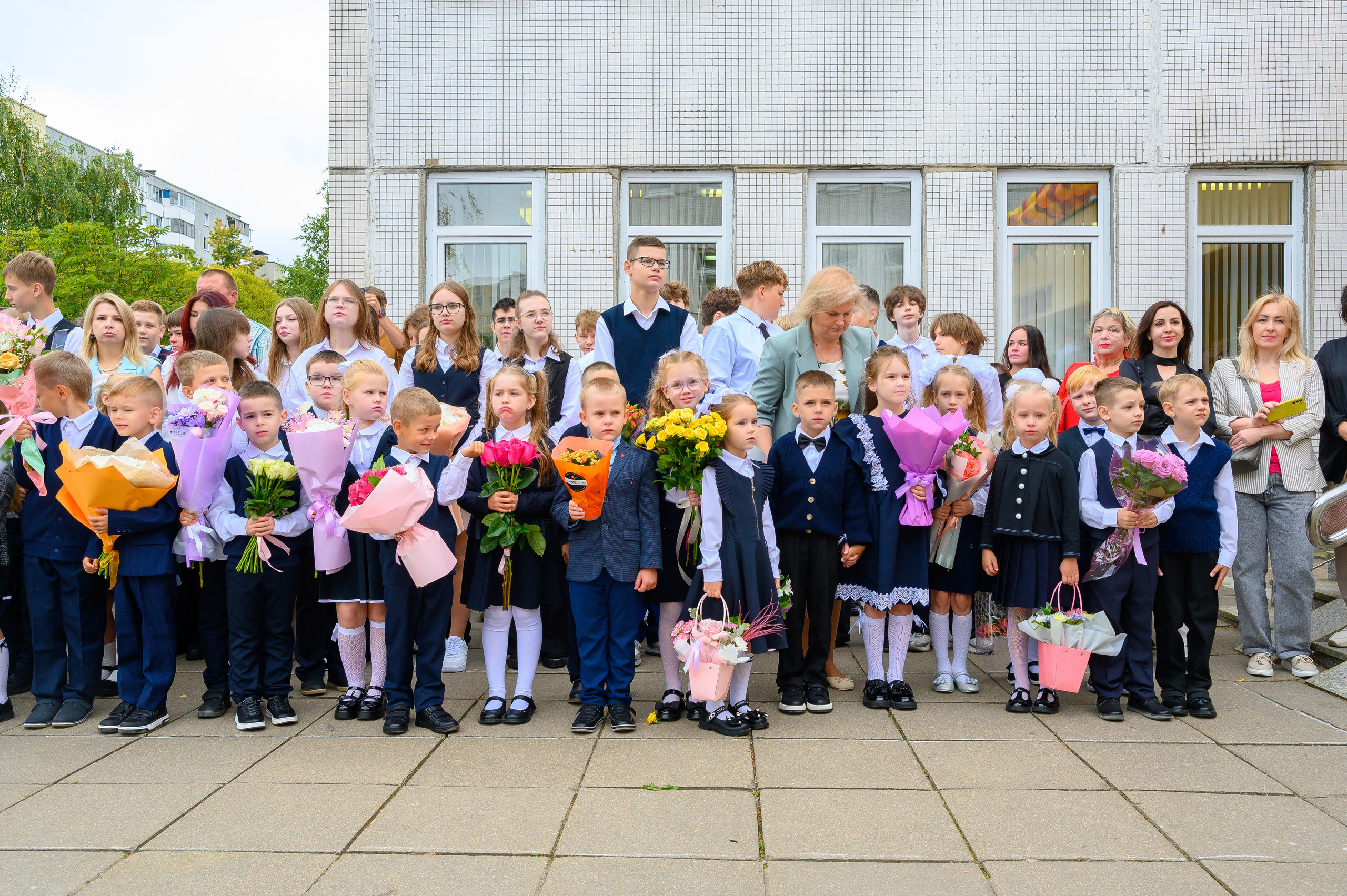 Вот звучит первый звонок, перед этим долгое приготовление к новому этапу в жизни, Яромир идет в школу. Фотоуслуги, услуги фотографа, фотографирование важных событий