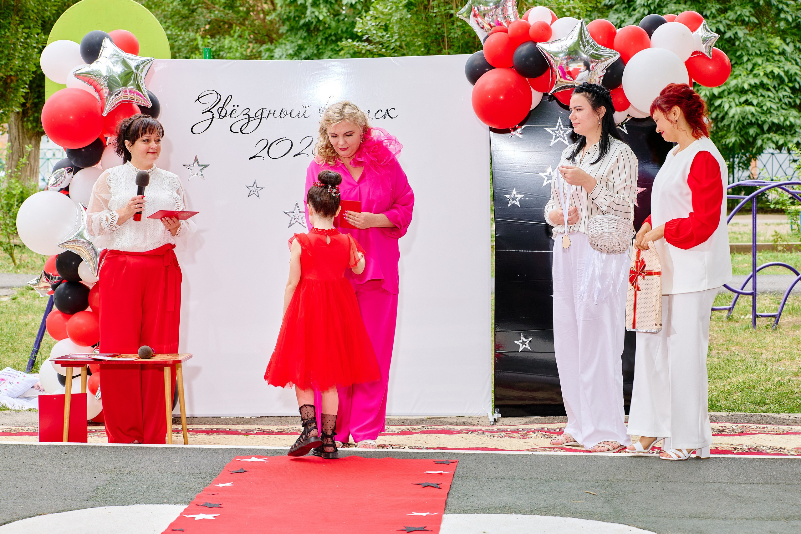 Выпускной 45 сад. Фотограф Выпускные альбомы Таганрог Сергей Коробченко