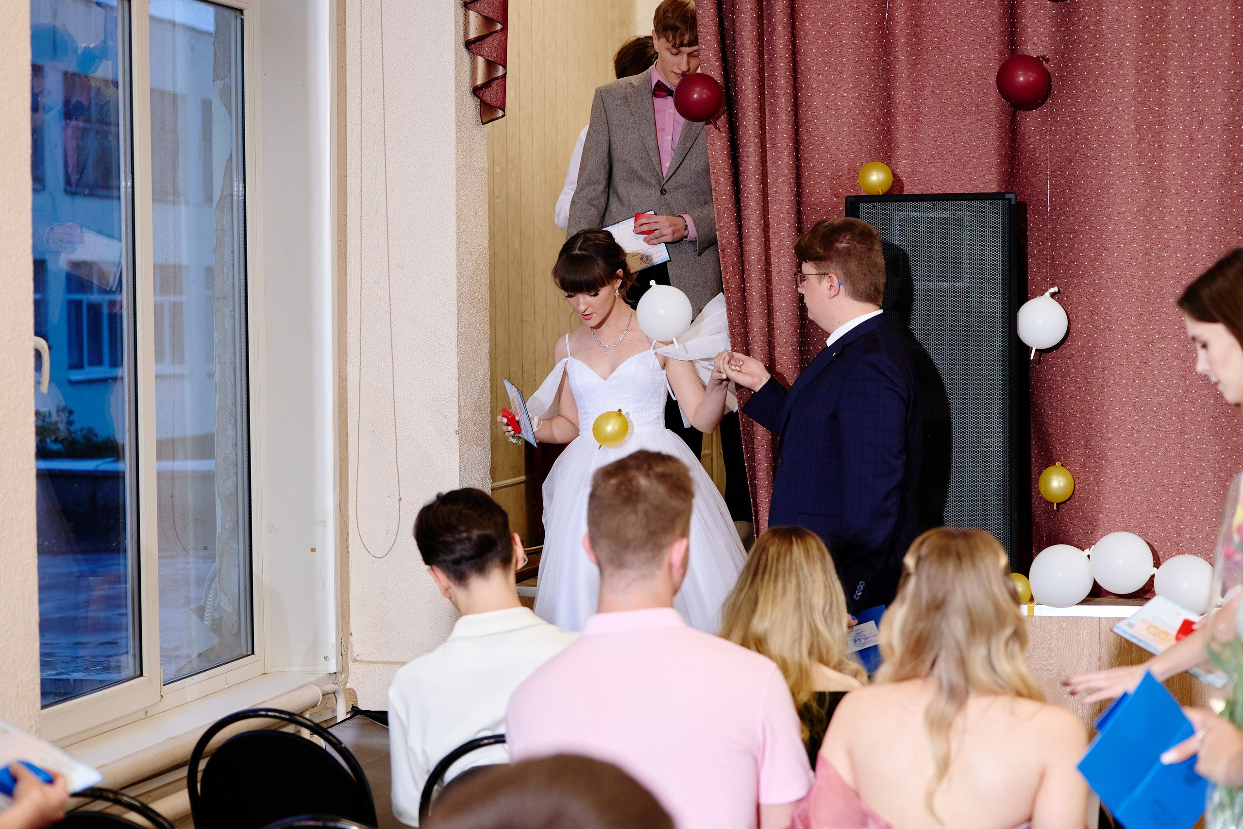 Выпускной 35 Сош. Фотограф Выпускные альбомы Таганрог Сергей Коробченко