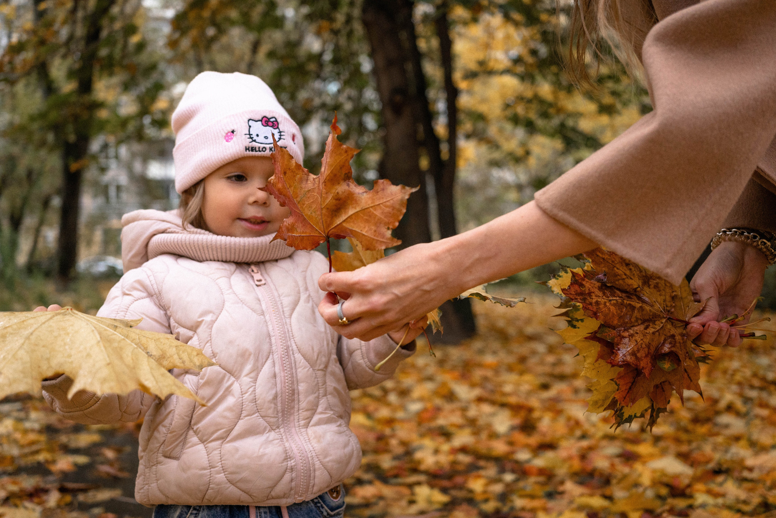 Осенняя фотосессия в Москве (во дворе дома)). Фотограф на роды Москва. Фотограф новорожденных Москва