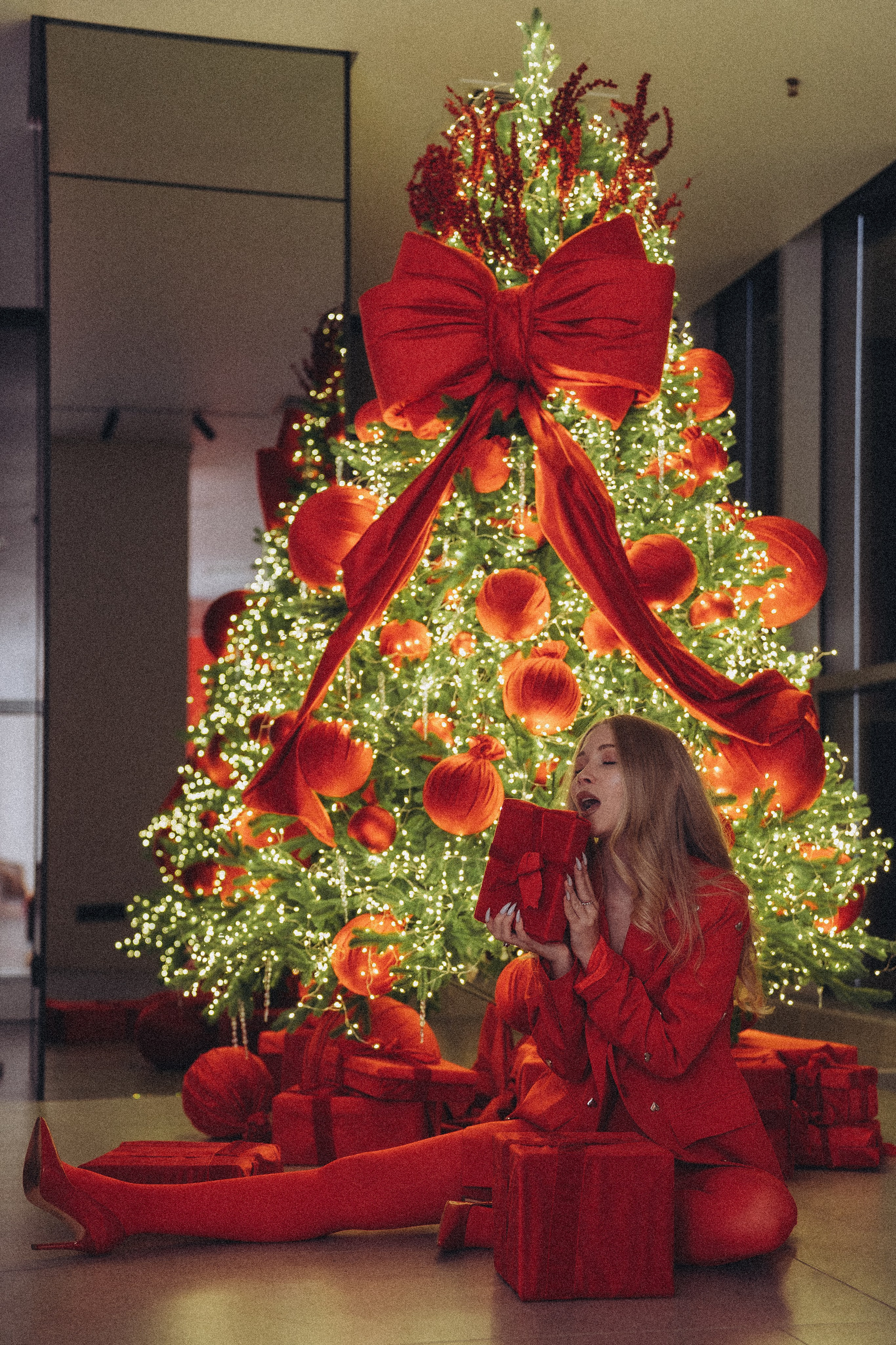 ФОТОСЕССИЯ К НОВОМУ ГОДУ В СТУДИИ С ЕЛОЧКОЙ КРАСИВЫЙ ОБРАЗ. Профессиональный фотограф, Санкт-Петербург — Виктория Богомолова