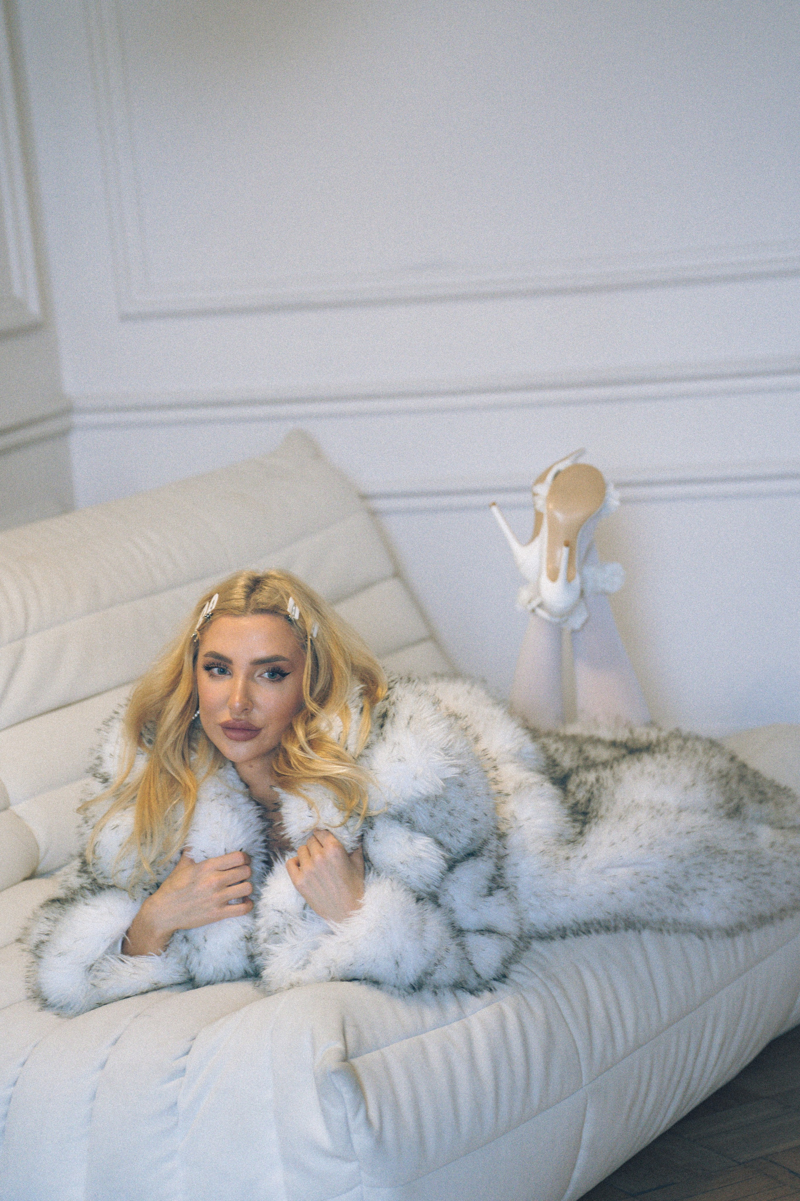 МИНИМАЛИЗМ В СТУДИИ НА ЧЕРНЫШЕВСКОЙ В СТУДИИ С БАЛКОНОМ. Профессиональный фотограф, Санкт-Петербург — Виктория Богомолова