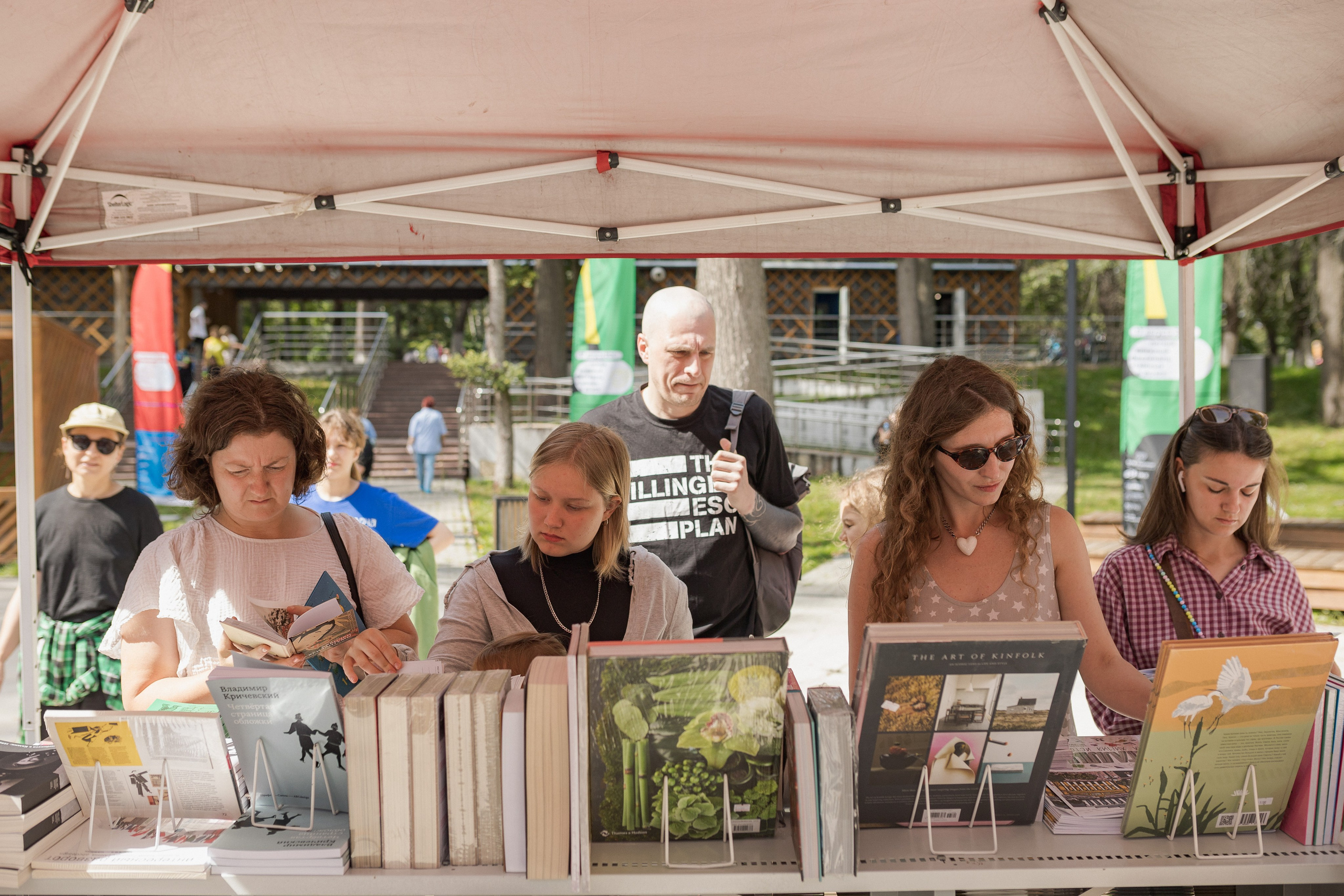 Книжный фестиваль «Смены» в Выксе 2024. Фотограф городских и семейных событий Артем Карпухин