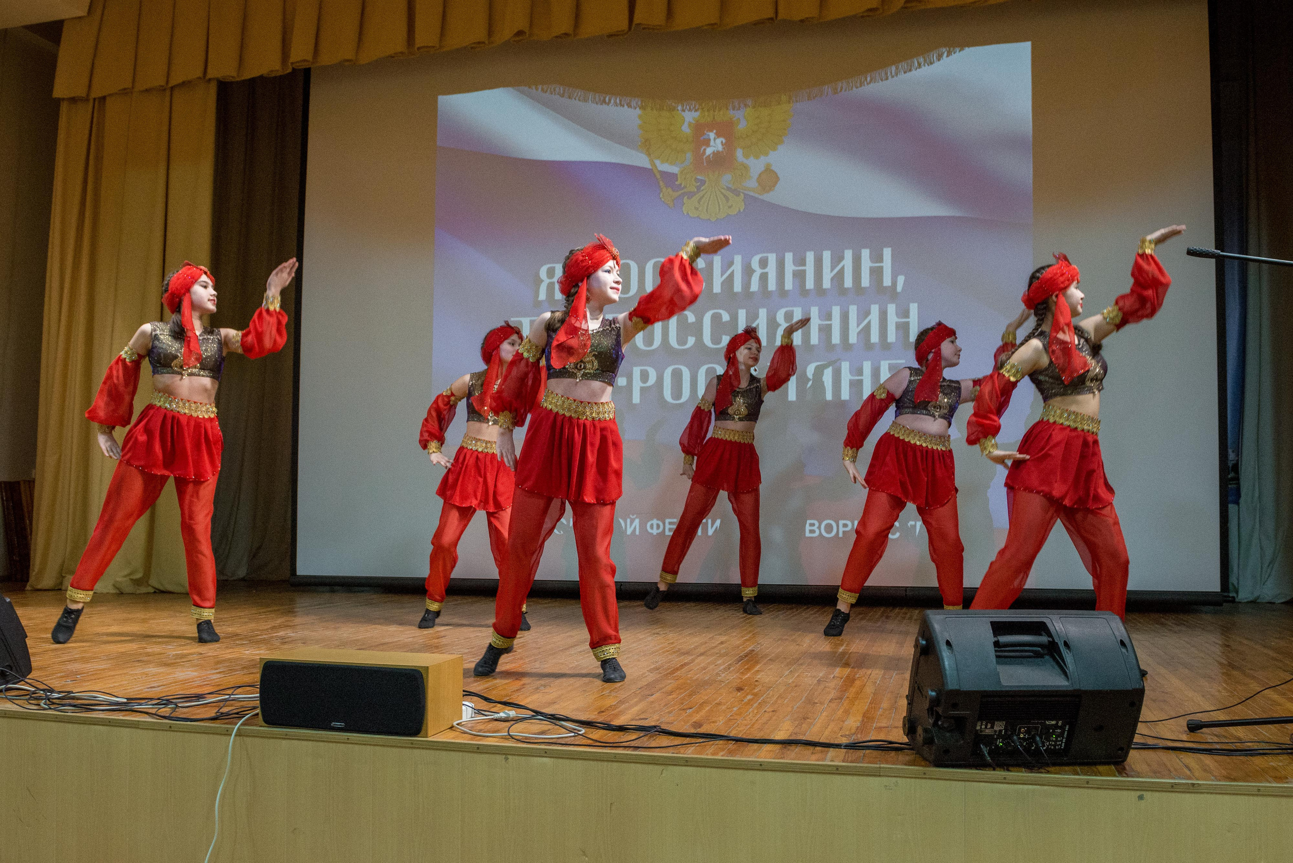 «Я-россиянин, ты — россиянин, мы — россияне!». Свадебный фотограф на Урале Виктор Соколов