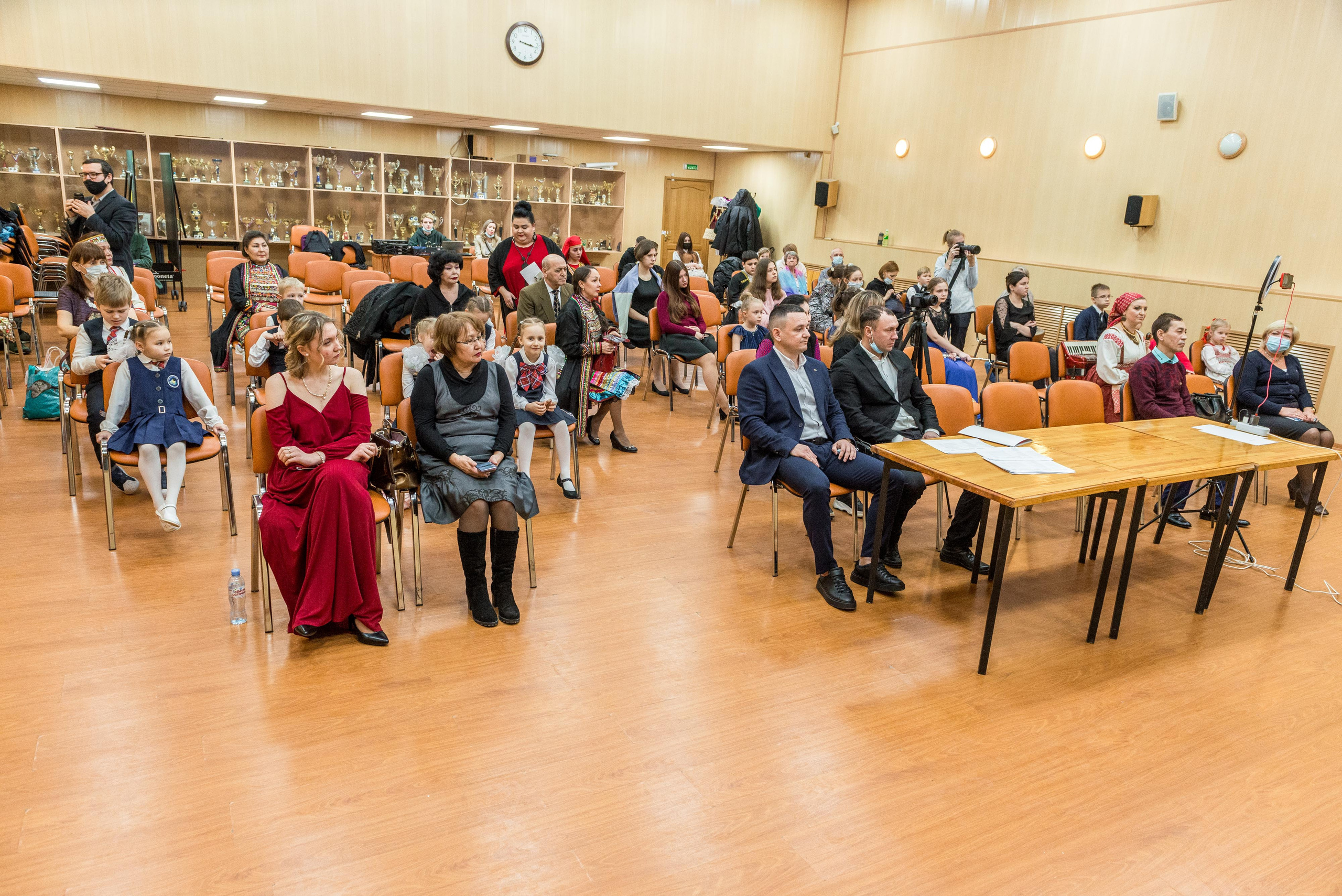 «Я-россиянин, ты — россиянин, мы — россияне!». Свадебный фотограф на Урале Виктор Соколов