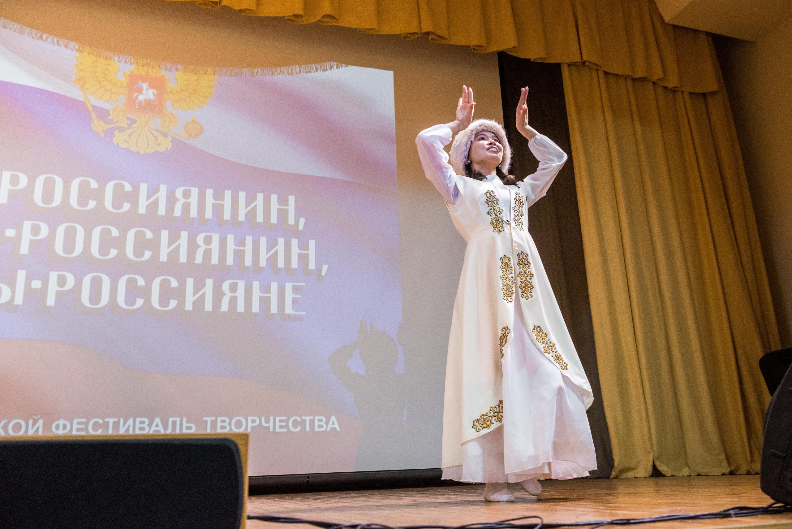 «Я-россиянин, ты — россиянин, мы — россияне!». Свадебный фотограф на Урале Виктор Соколов