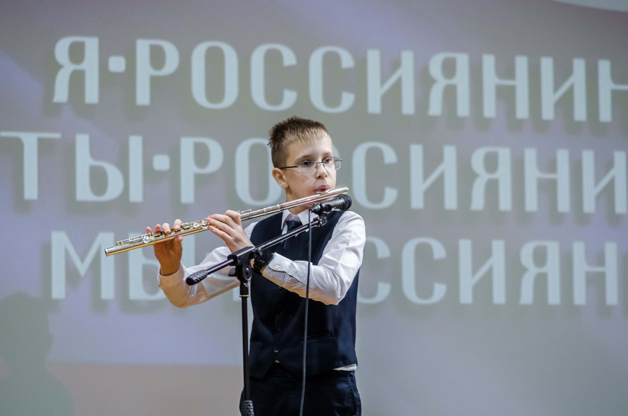 «Я-россиянин, ты — россиянин, мы — россияне!». Свадебный фотограф на Урале Виктор Соколов