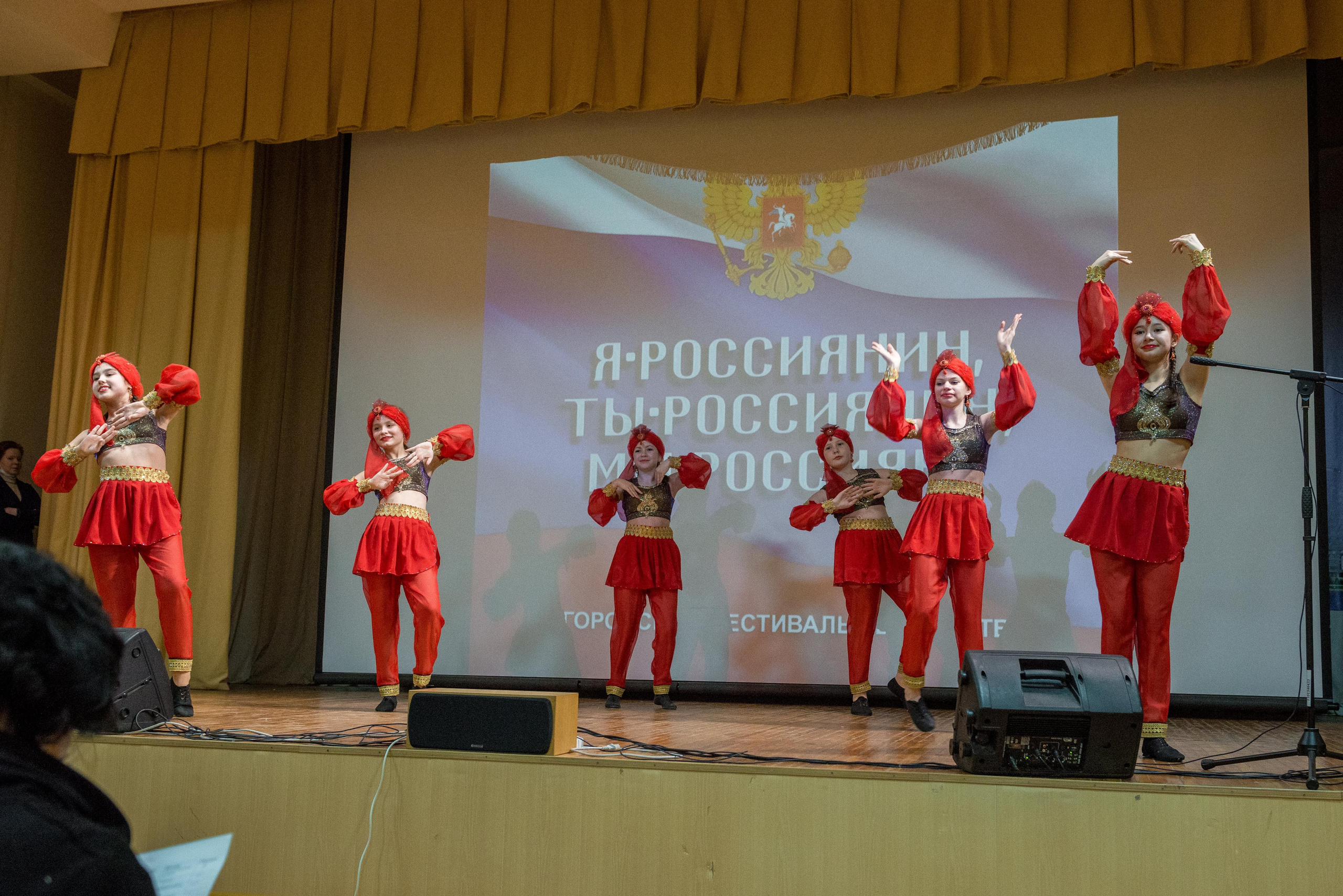 «Я-россиянин, ты — россиянин, мы — россияне!». Свадебный фотограф на Урале Виктор Соколов