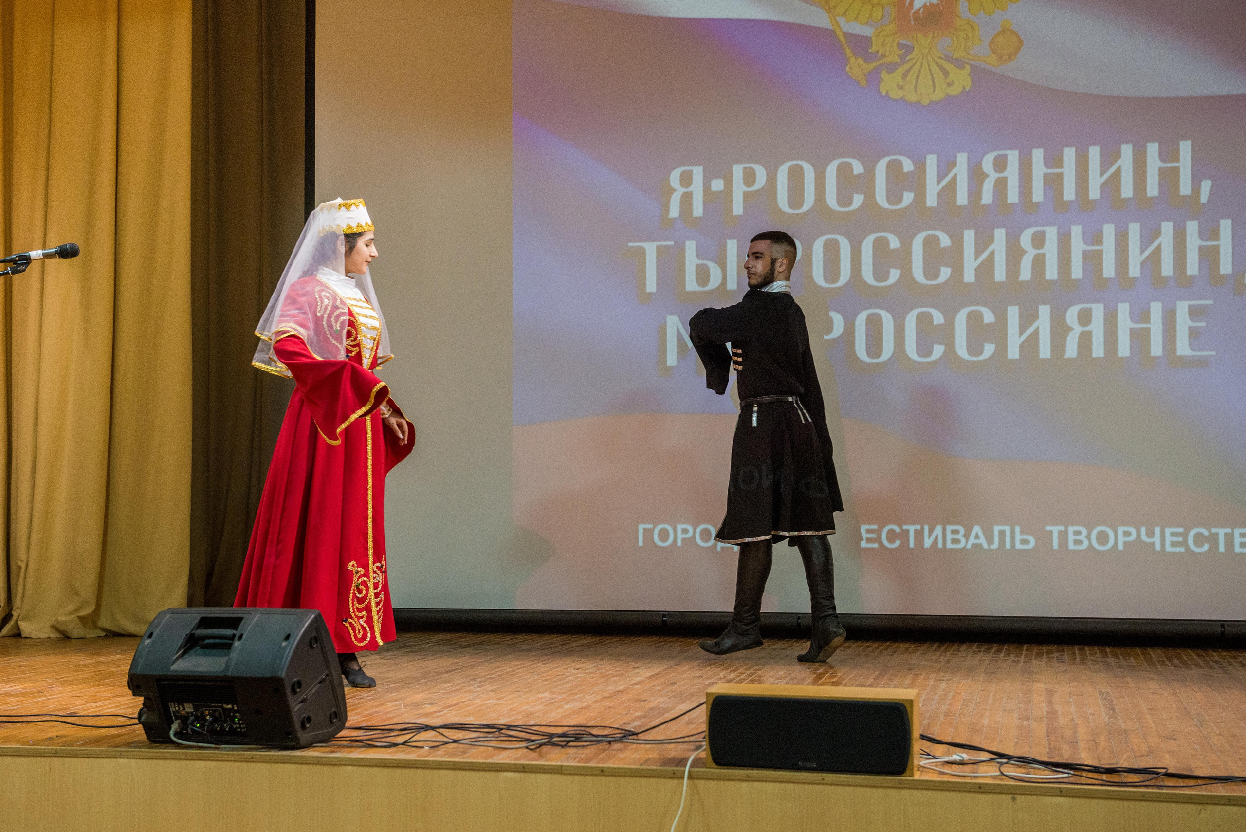 «Я-россиянин, ты — россиянин, мы — россияне!». Свадебный фотограф на Урале Виктор Соколов