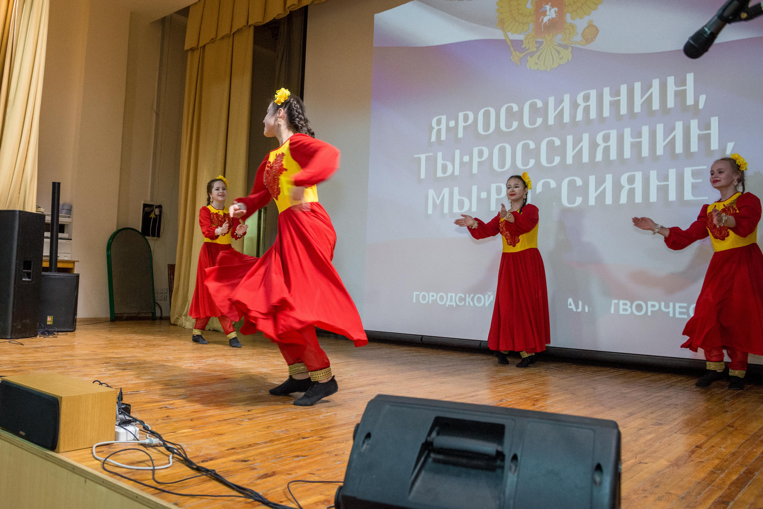 «Я-россиянин, ты — россиянин, мы — россияне!». Свадебный фотограф на Урале Виктор Соколов