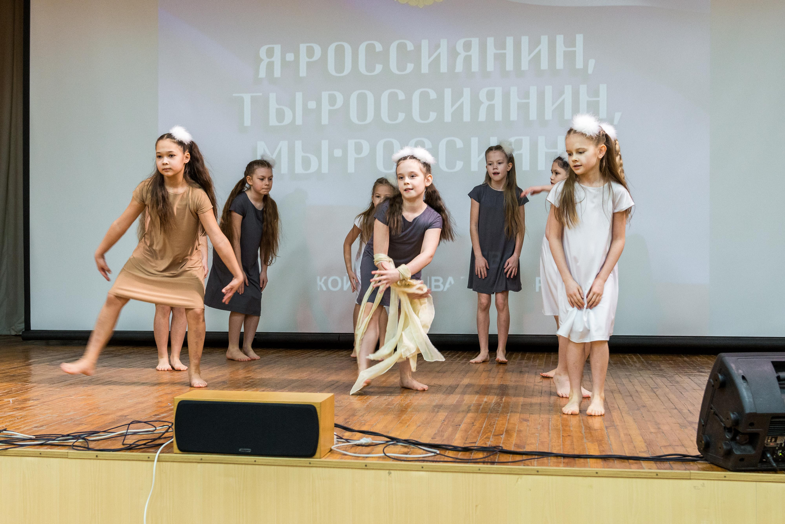 «Я-россиянин, ты — россиянин, мы — россияне!». Свадебный фотограф на Урале Виктор Соколов