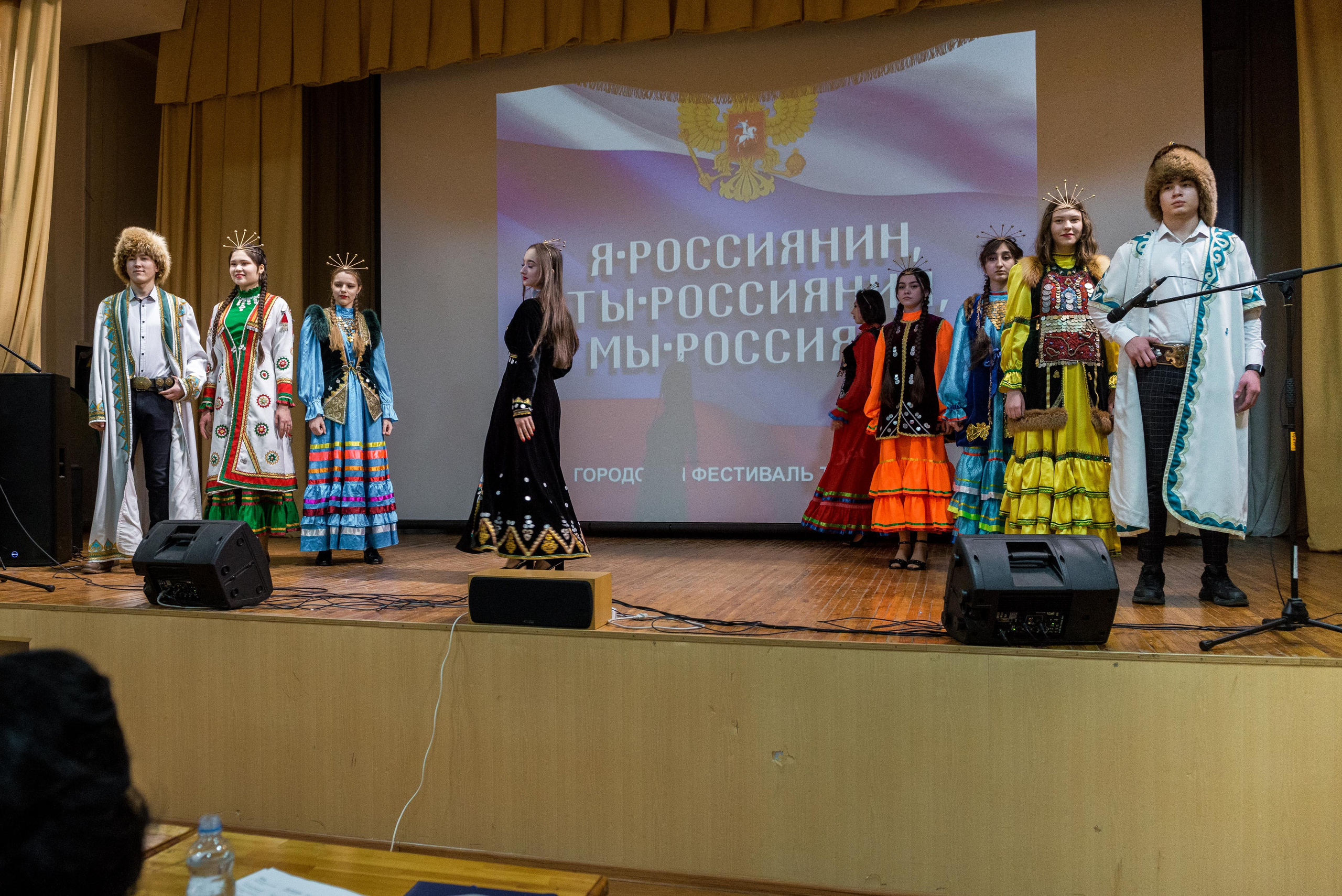 «Я-россиянин, ты — россиянин, мы — россияне!». Свадебный фотограф на Урале Виктор Соколов