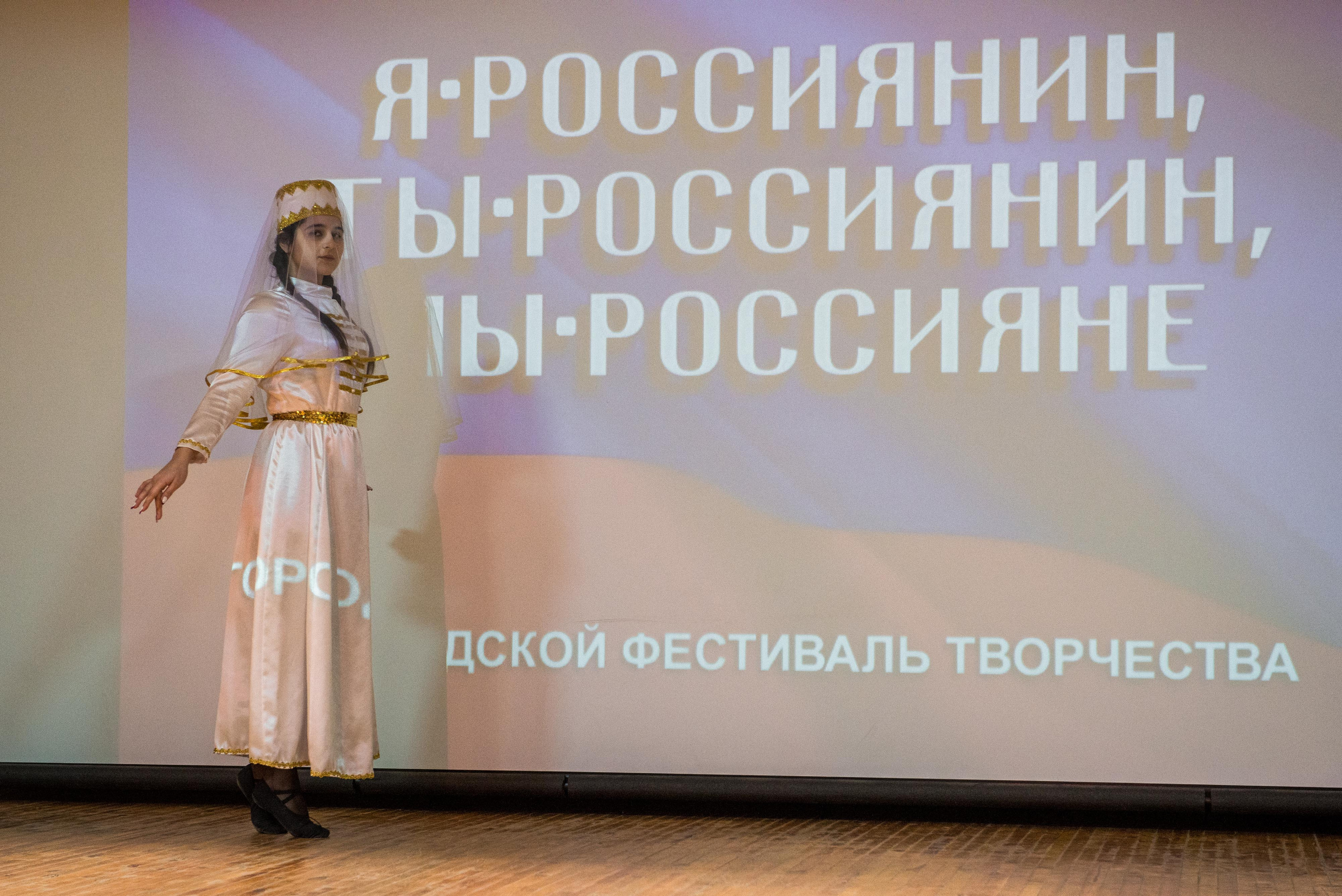 «Я-россиянин, ты — россиянин, мы — россияне!». Свадебный фотограф на Урале Виктор Соколов