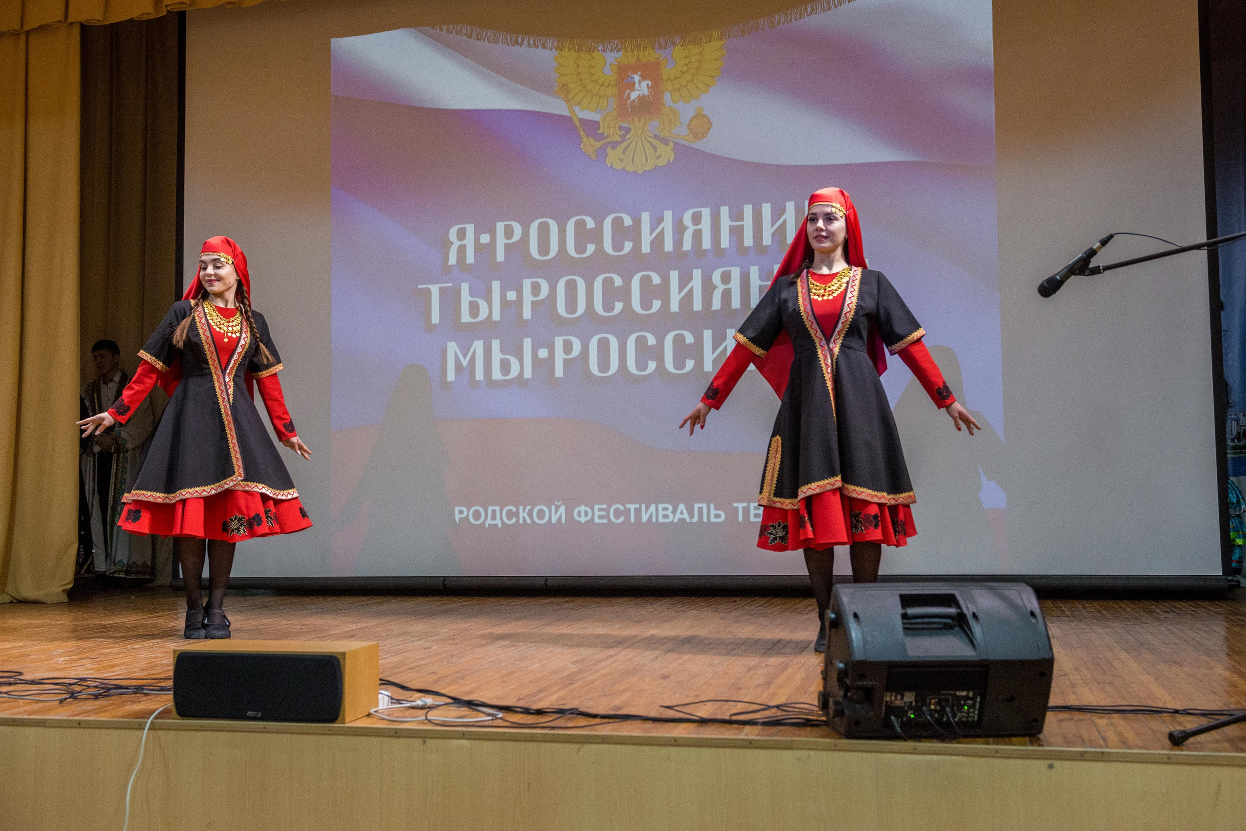 «Я-россиянин, ты — россиянин, мы — россияне!». Свадебный фотограф на Урале Виктор Соколов