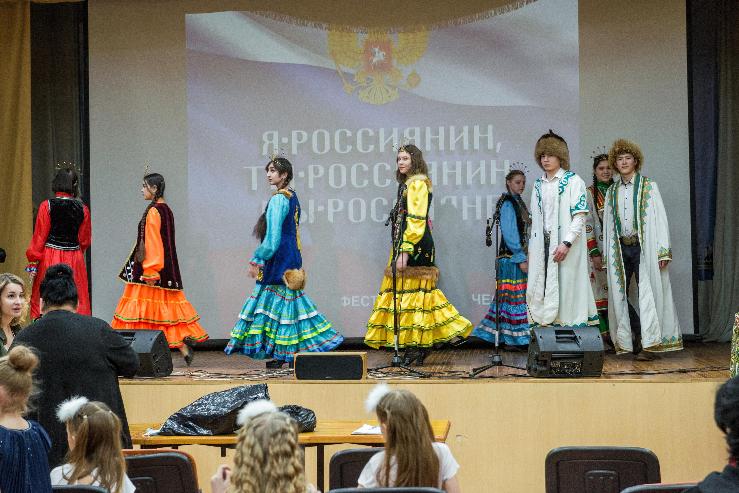 «Я-россиянин, ты — россиянин, мы — россияне!». Свадебный фотограф на Урале Виктор Соколов