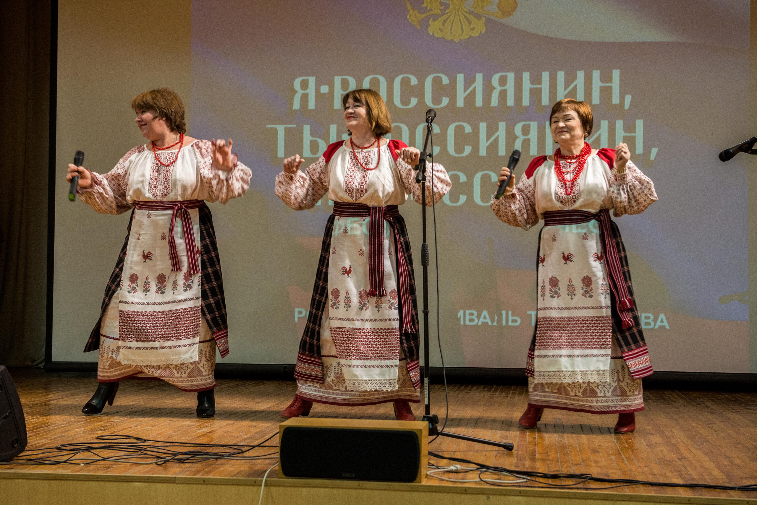 «Я-россиянин, ты — россиянин, мы — россияне!». Свадебный фотограф на Урале Виктор Соколов