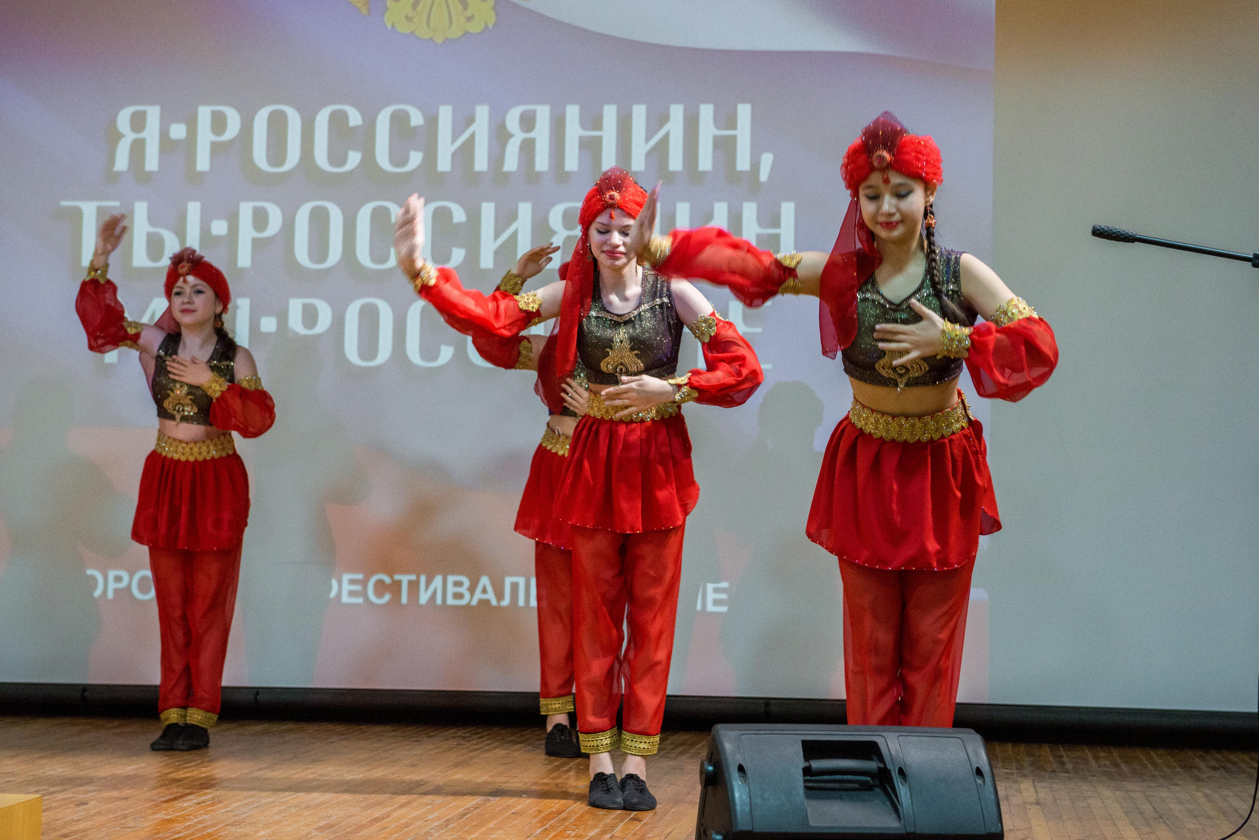 «Я-россиянин, ты — россиянин, мы — россияне!». Свадебный фотограф на Урале Виктор Соколов