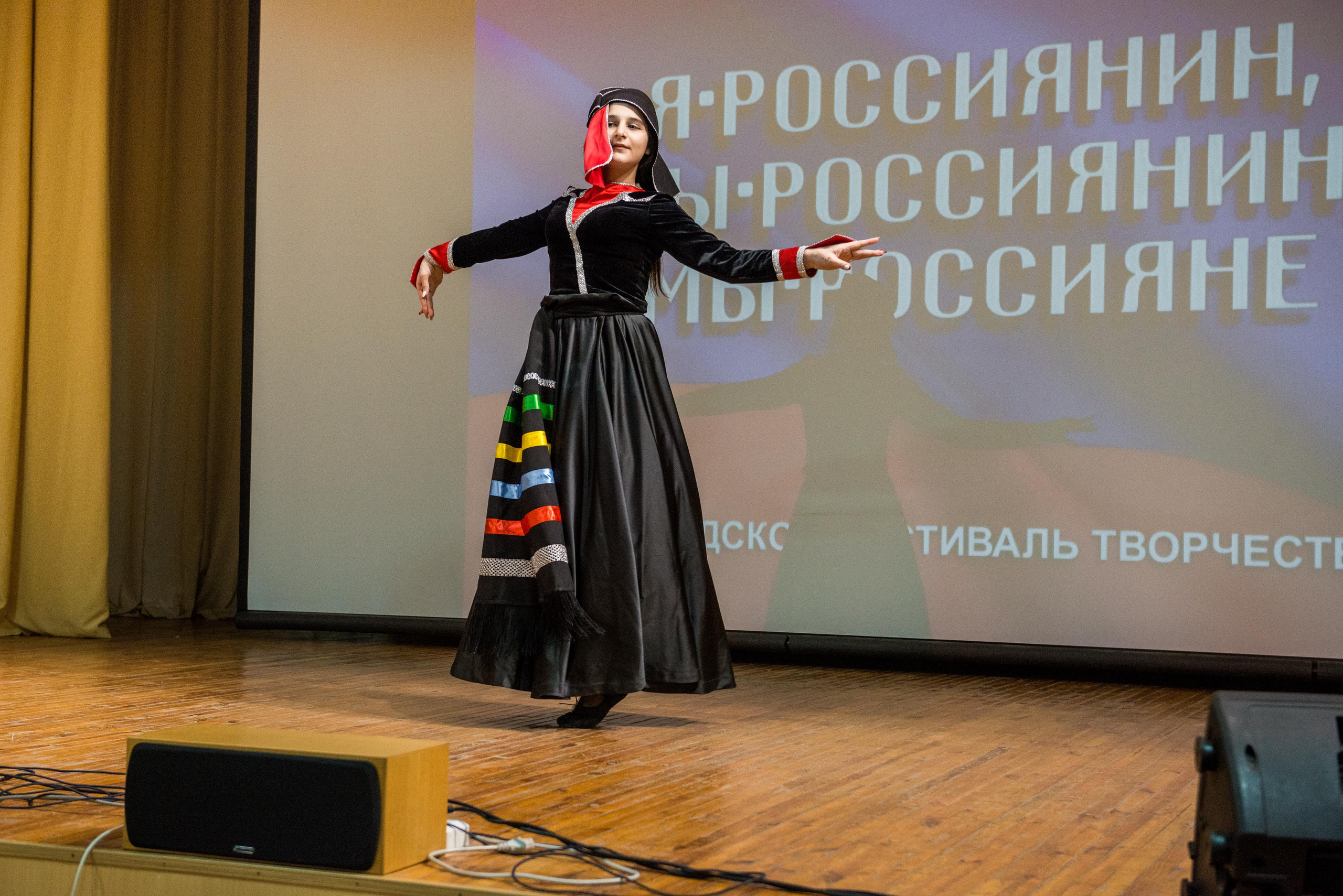 «Я-россиянин, ты — россиянин, мы — россияне!». Свадебный фотограф на Урале Виктор Соколов