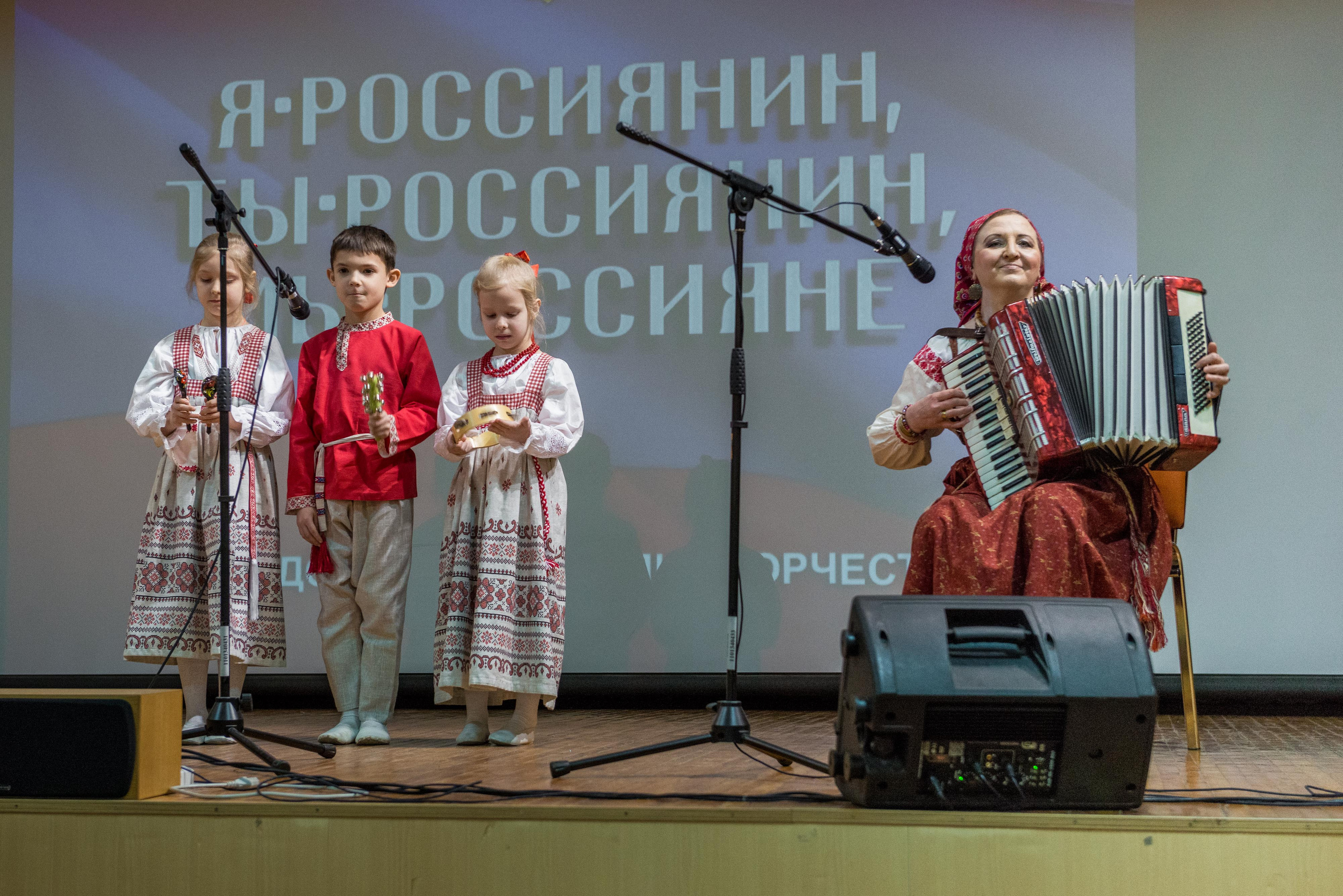 «Я-россиянин, ты — россиянин, мы — россияне!». Свадебный фотограф на Урале Виктор Соколов