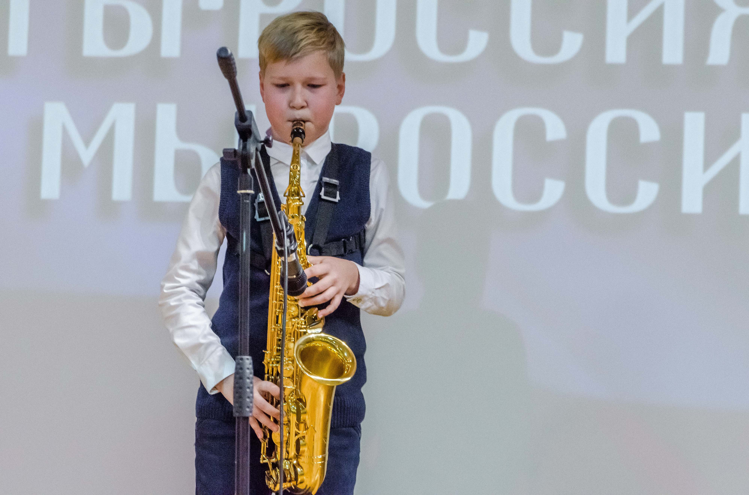 «Я-россиянин, ты — россиянин, мы — россияне!». Свадебный фотограф на Урале Виктор Соколов