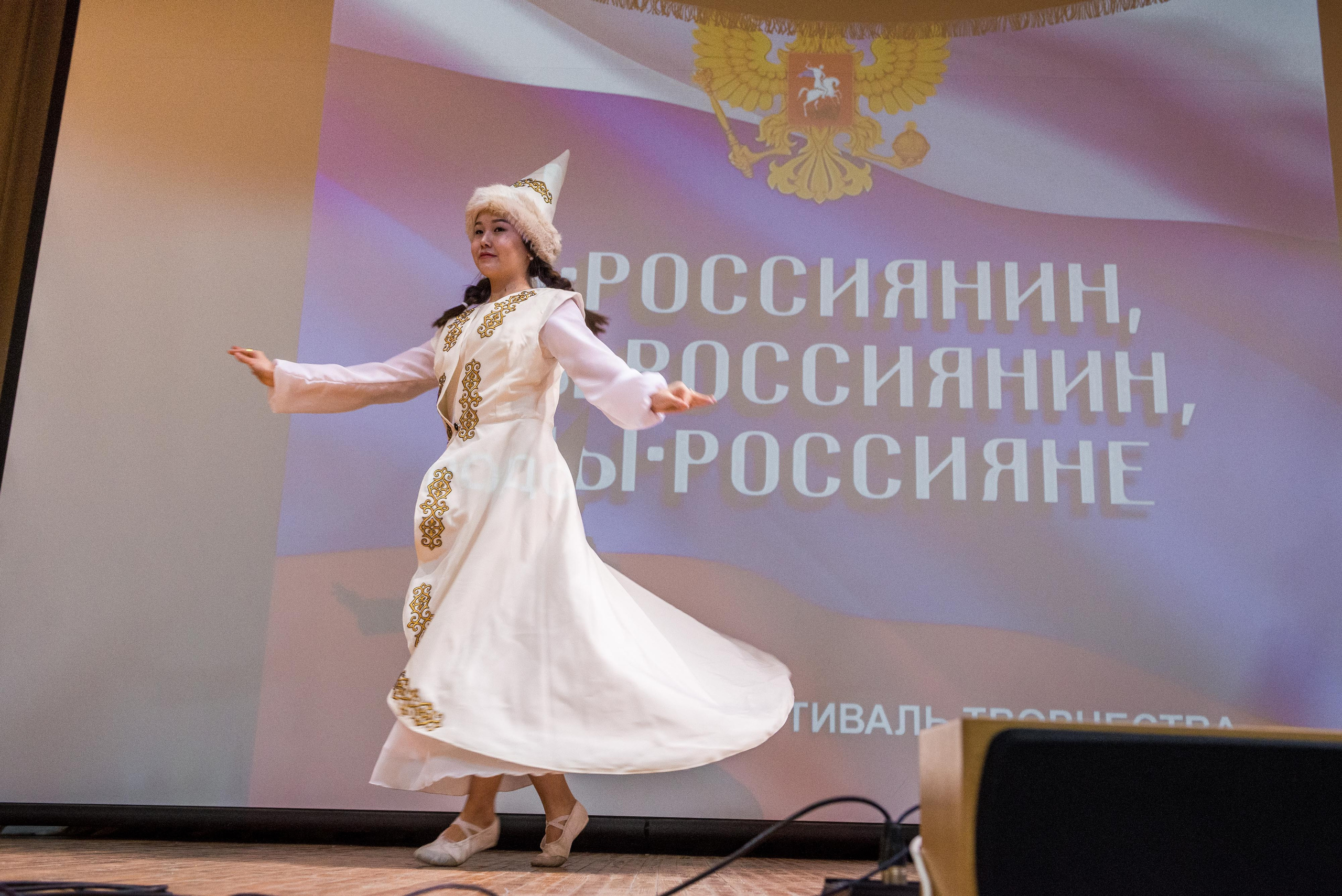 «Я-россиянин, ты — россиянин, мы — россияне!». Свадебный фотограф на Урале Виктор Соколов