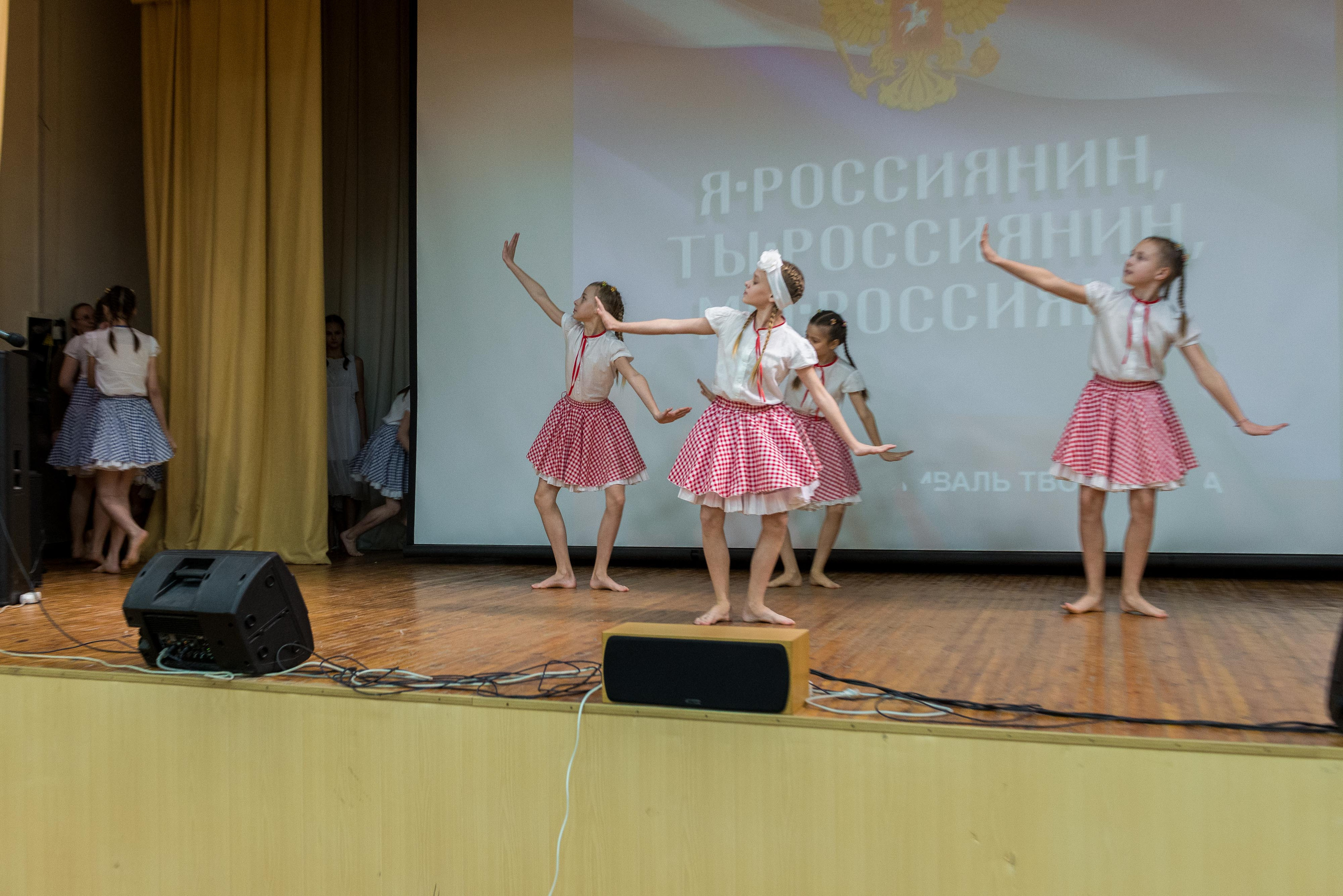 «Я-россиянин, ты — россиянин, мы — россияне!». Свадебный фотограф на Урале Виктор Соколов