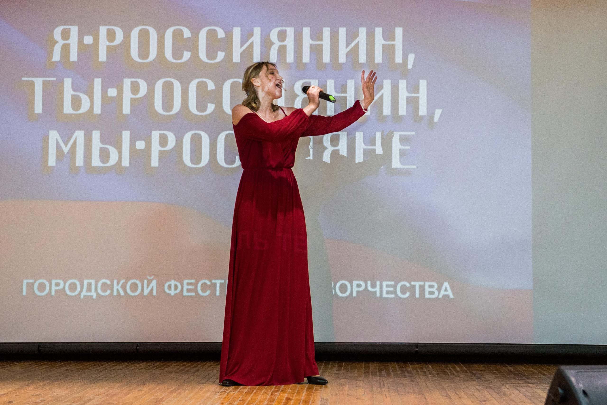 «Я-россиянин, ты — россиянин, мы — россияне!». Свадебный фотограф на Урале Виктор Соколов