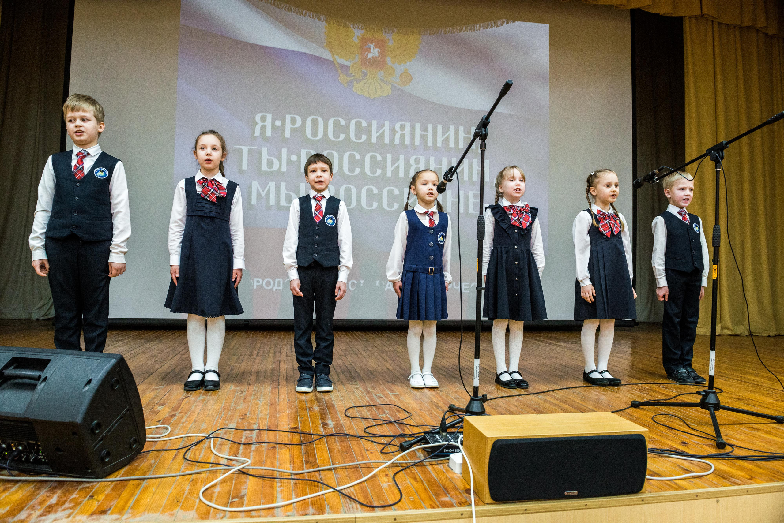 «Я-россиянин, ты — россиянин, мы — россияне!». Свадебный фотограф на Урале Виктор Соколов