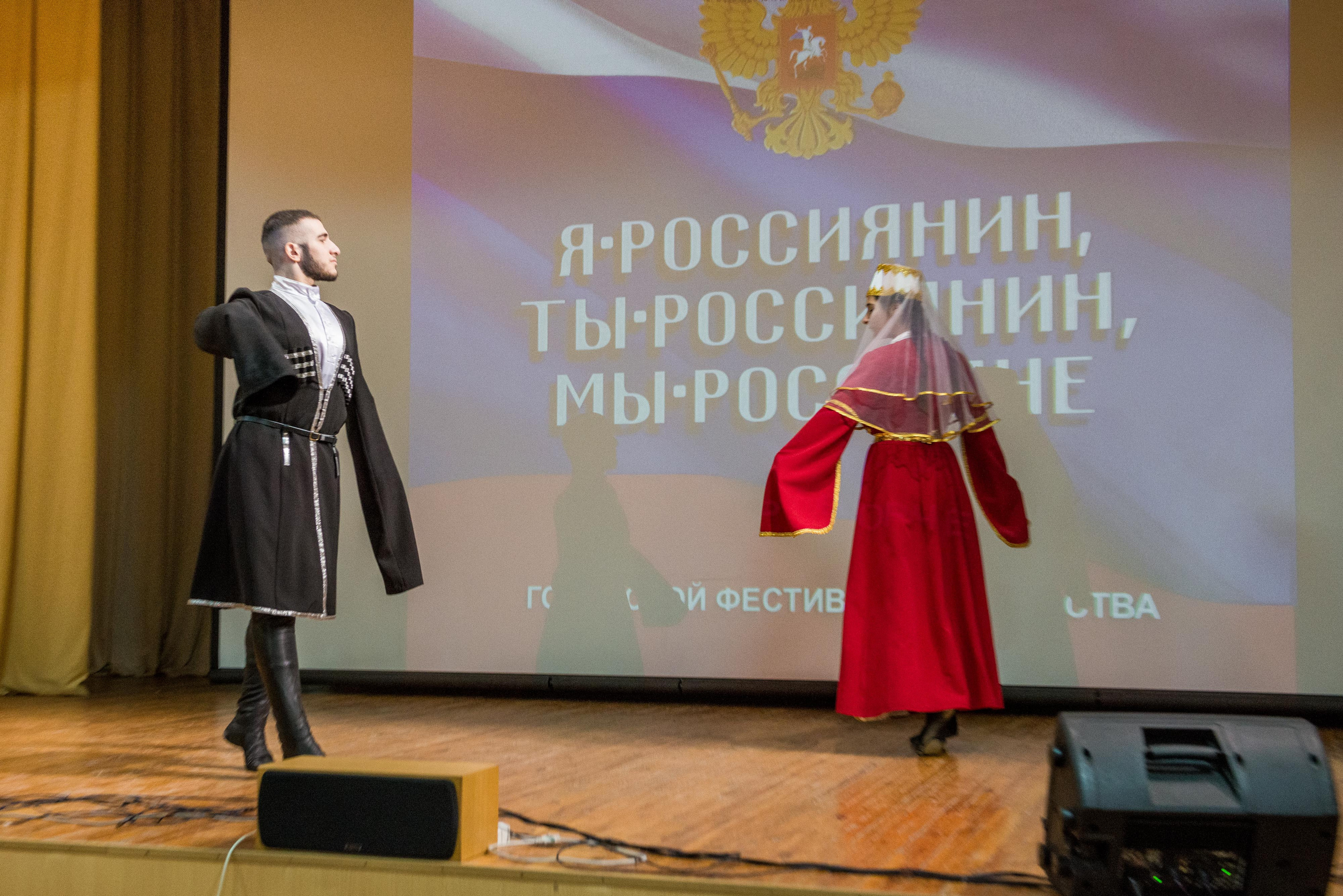 «Я-россиянин, ты — россиянин, мы — россияне!». Свадебный фотограф на Урале Виктор Соколов