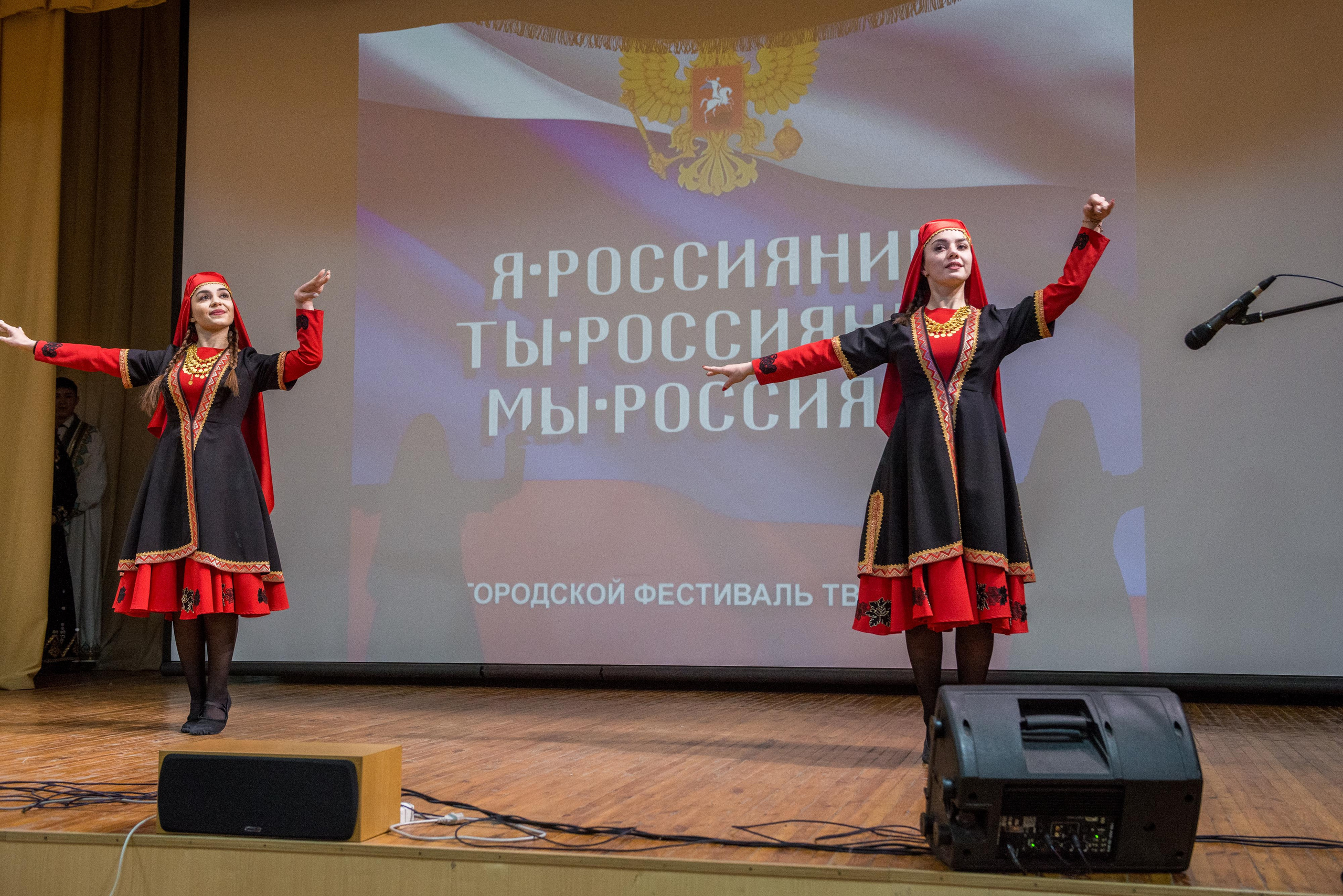 «Я-россиянин, ты — россиянин, мы — россияне!». Свадебный фотограф на Урале Виктор Соколов