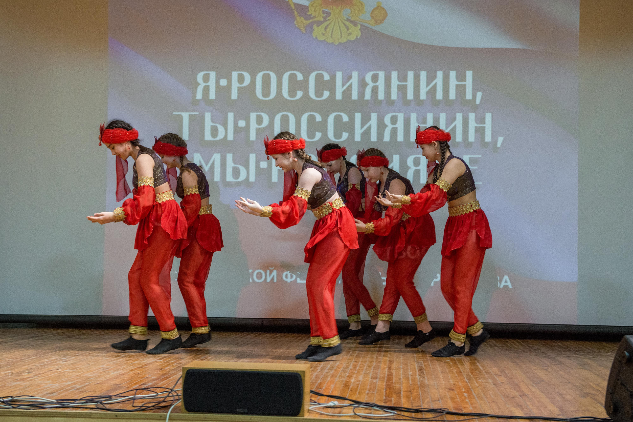 «Я-россиянин, ты — россиянин, мы — россияне!». Свадебный фотограф на Урале Виктор Соколов