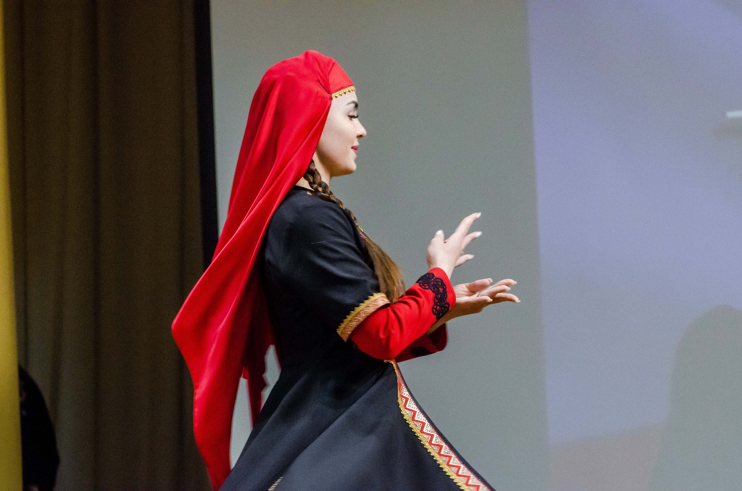 «Я-россиянин, ты — россиянин, мы — россияне!». Свадебный фотограф на Урале Виктор Соколов