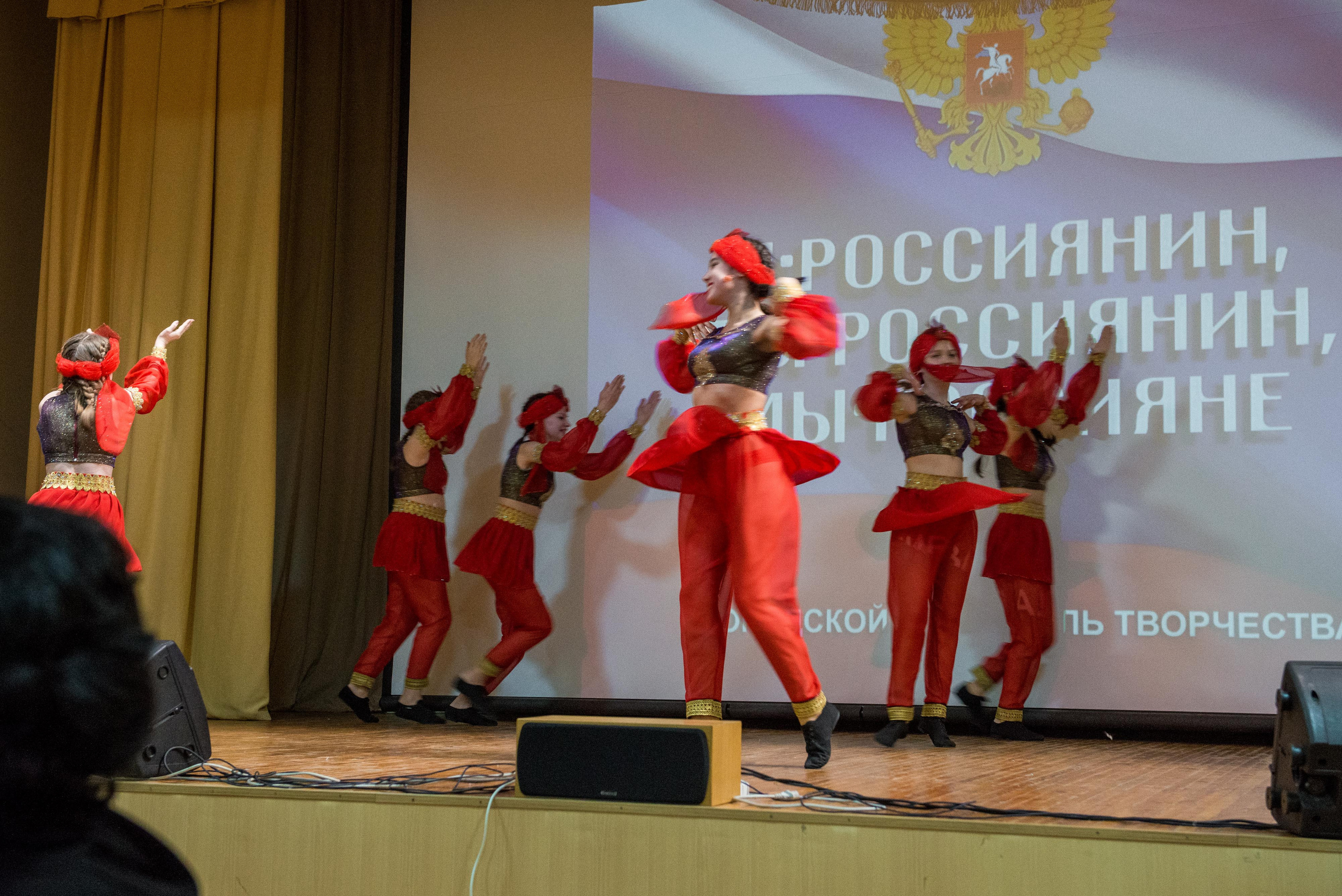 «Я-россиянин, ты — россиянин, мы — россияне!». Свадебный фотограф на Урале Виктор Соколов