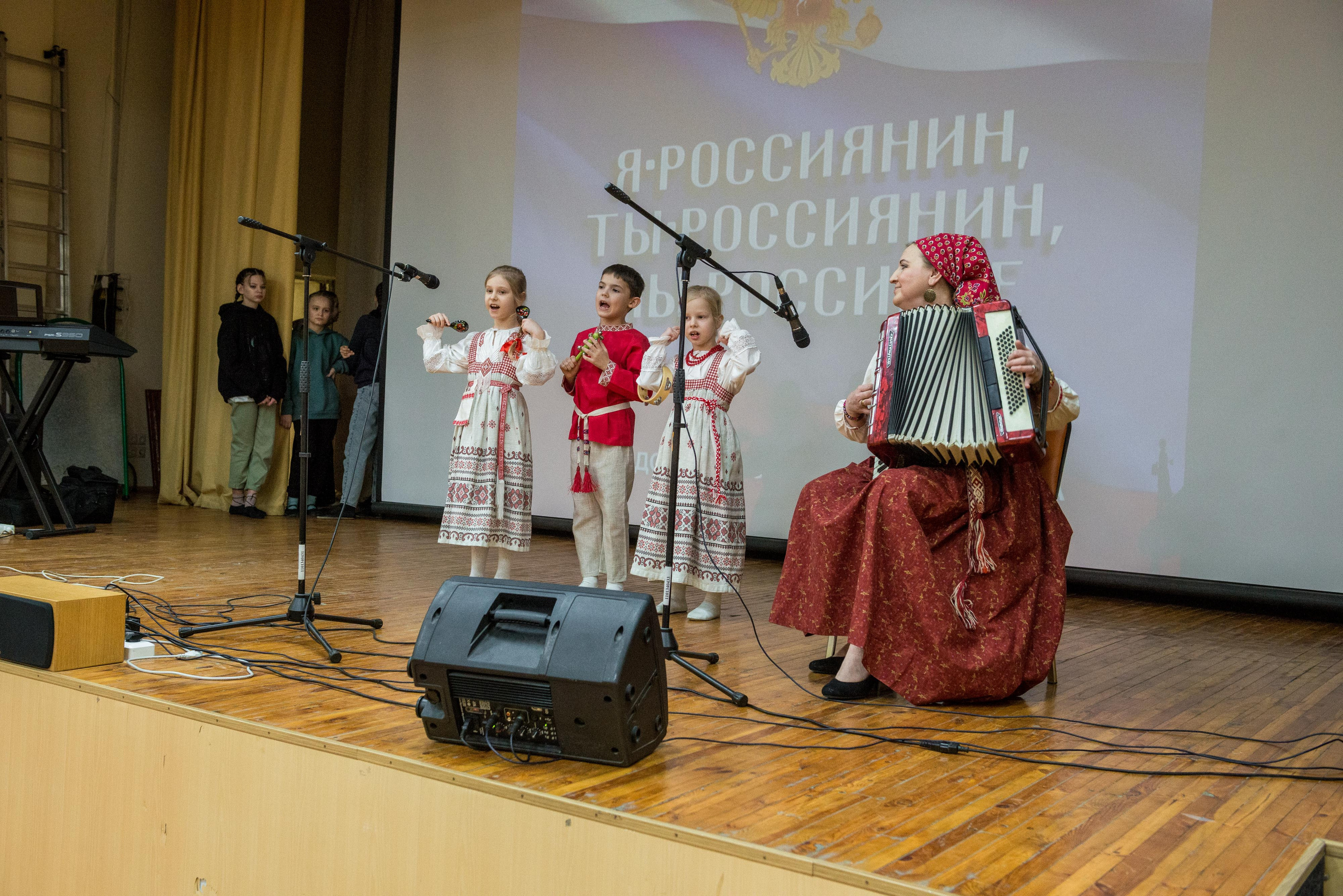 «Я-россиянин, ты — россиянин, мы — россияне!». Свадебный фотограф на Урале Виктор Соколов