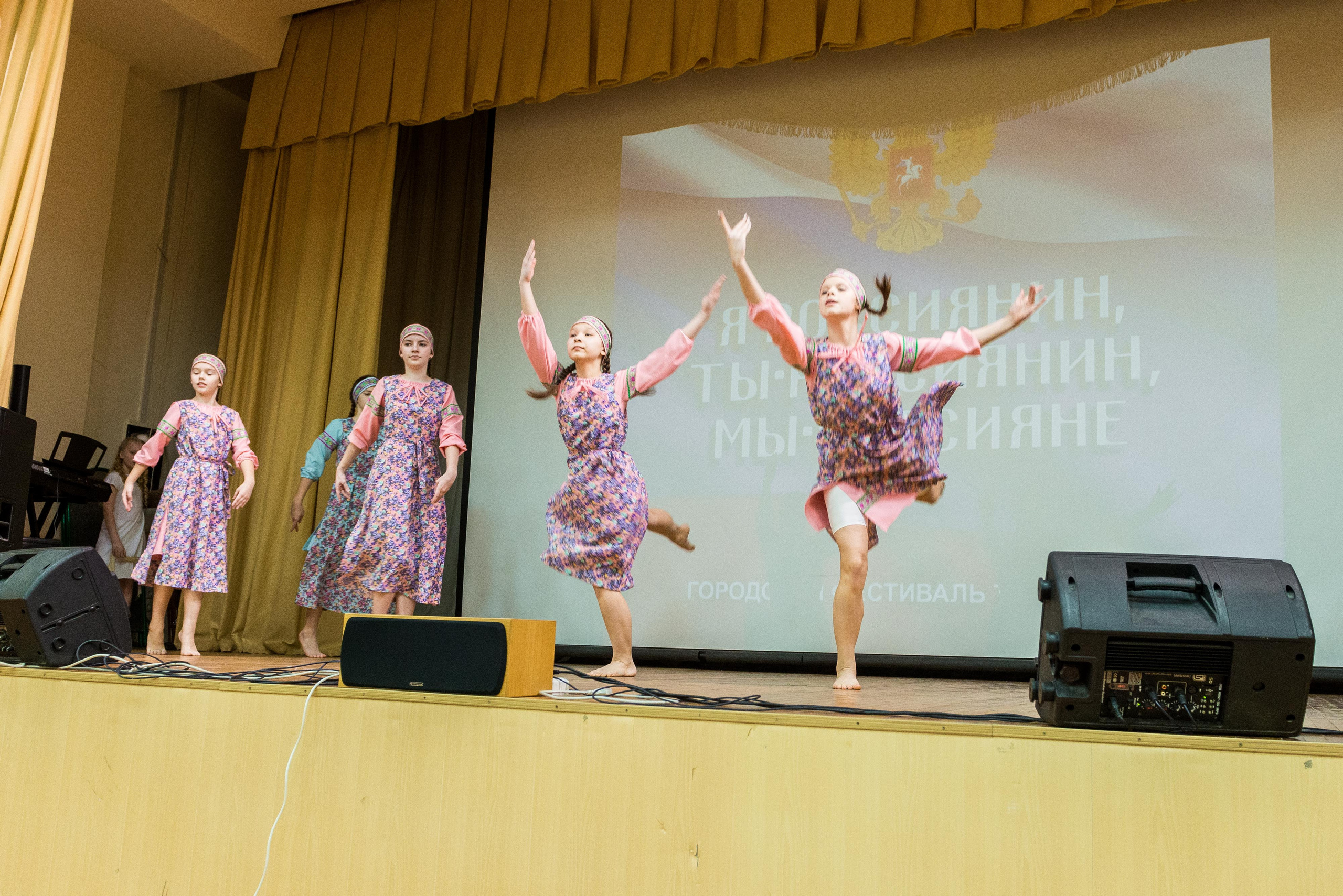 «Я-россиянин, ты — россиянин, мы — россияне!». Свадебный фотограф на Урале Виктор Соколов