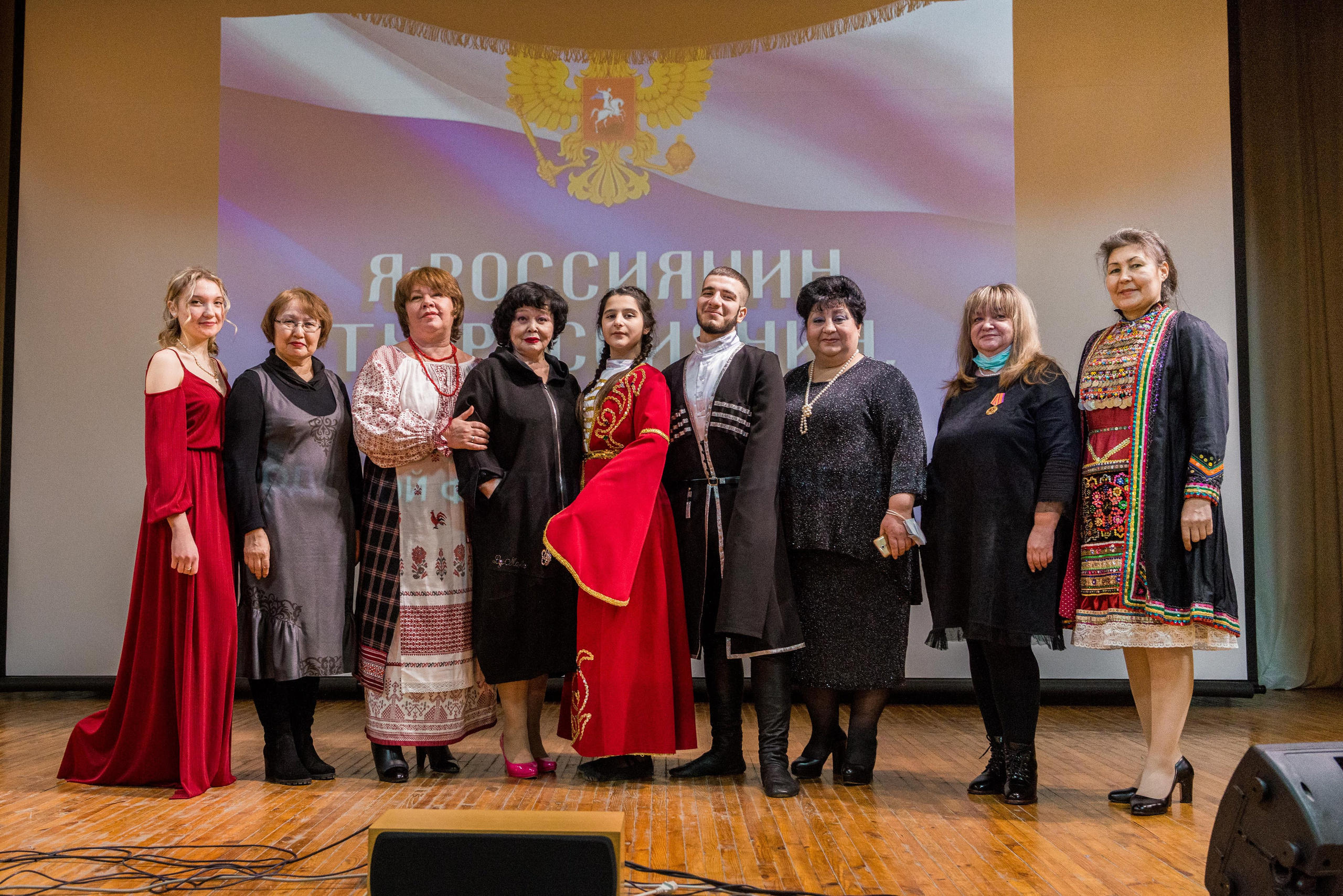 «Я-россиянин, ты — россиянин, мы — россияне!». Свадебный фотограф на Урале Виктор Соколов