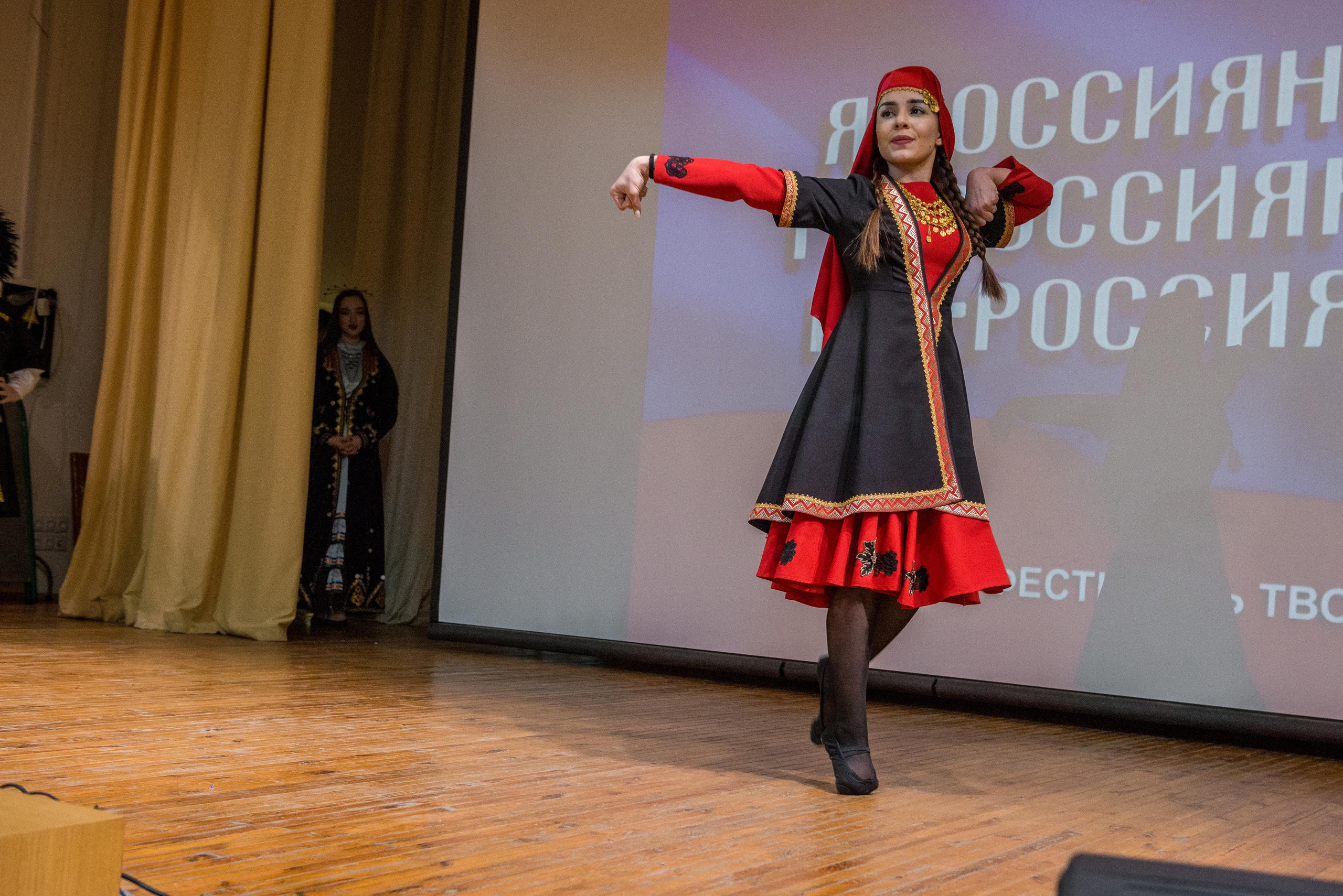 «Я-россиянин, ты — россиянин, мы — россияне!». Свадебный фотограф на Урале Виктор Соколов