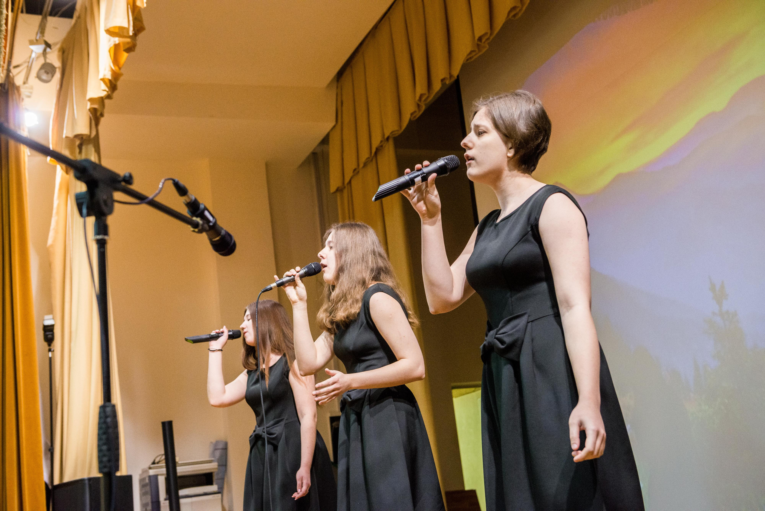 «Я-россиянин, ты — россиянин, мы — россияне!». Свадебный фотограф на Урале Виктор Соколов