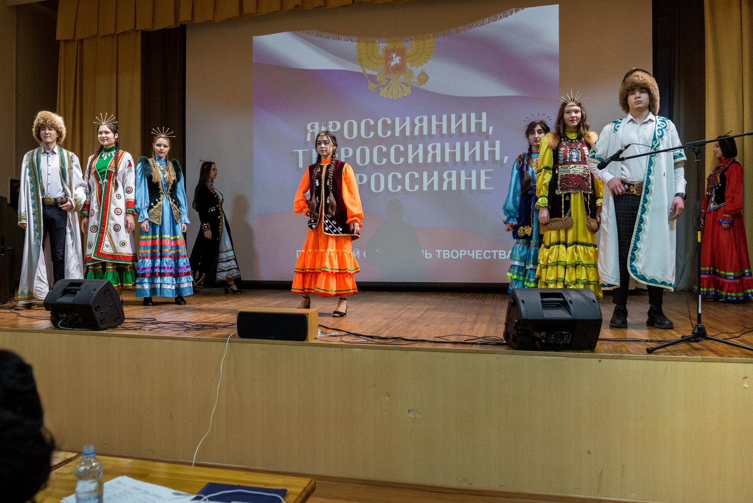 «Я-россиянин, ты — россиянин, мы — россияне!». Свадебный фотограф на Урале Виктор Соколов