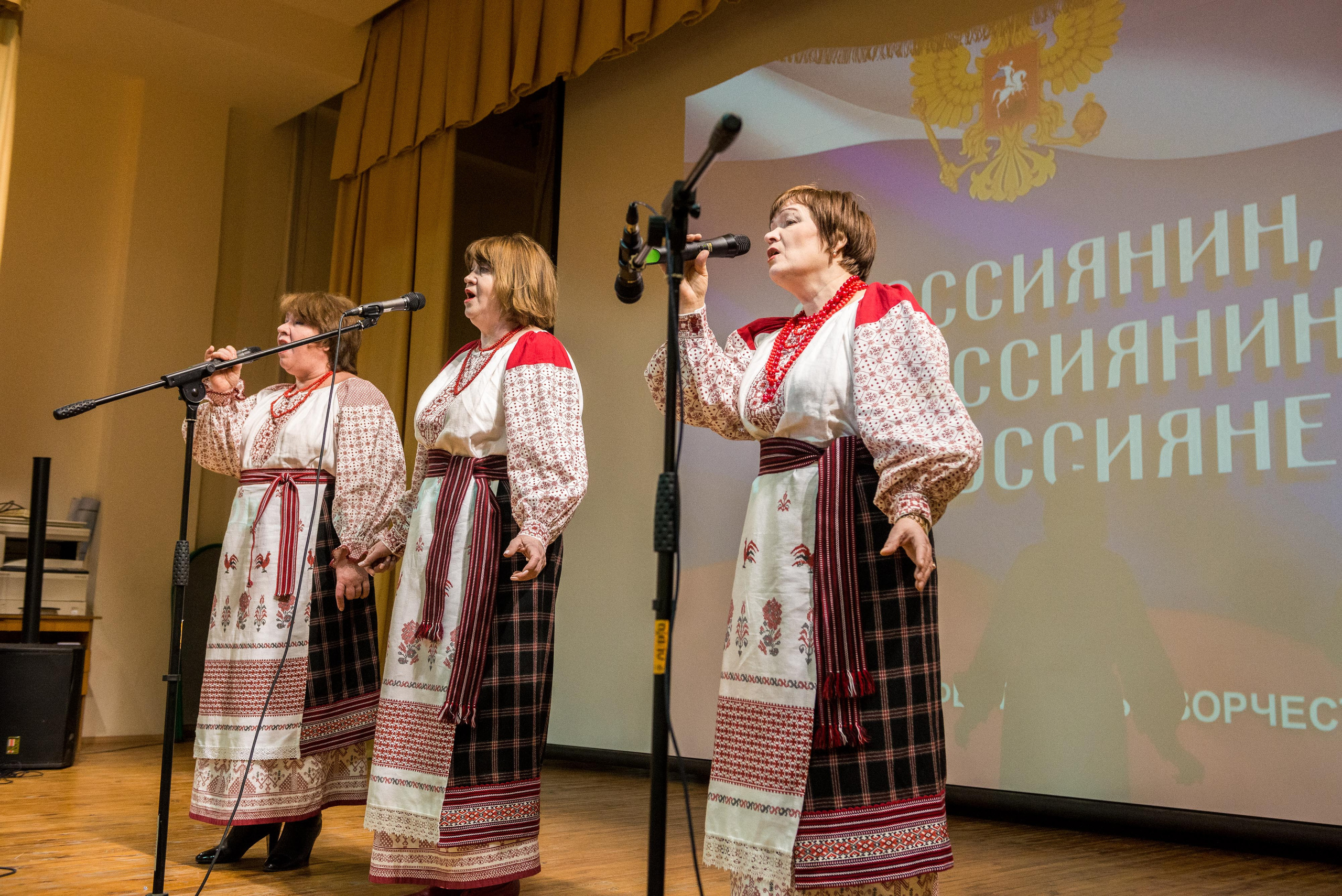 «Я-россиянин, ты — россиянин, мы — россияне!». Свадебный фотограф на Урале Виктор Соколов