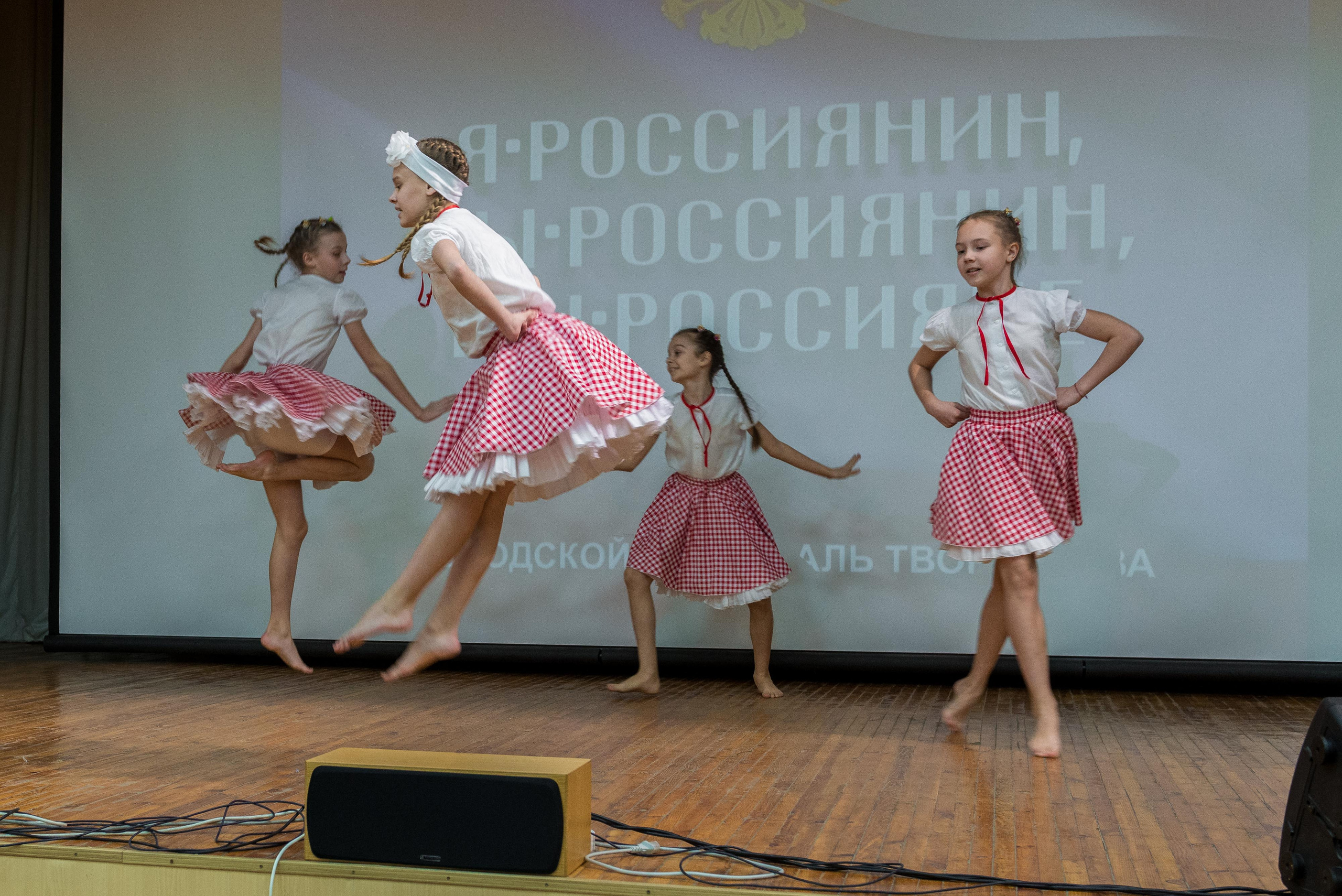 «Я-россиянин, ты — россиянин, мы — россияне!». Свадебный фотограф на Урале Виктор Соколов