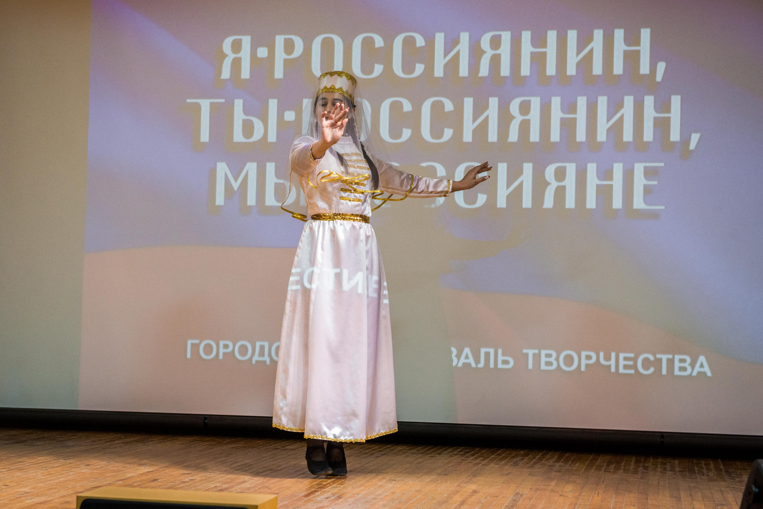 «Я-россиянин, ты — россиянин, мы — россияне!». Свадебный фотограф на Урале Виктор Соколов