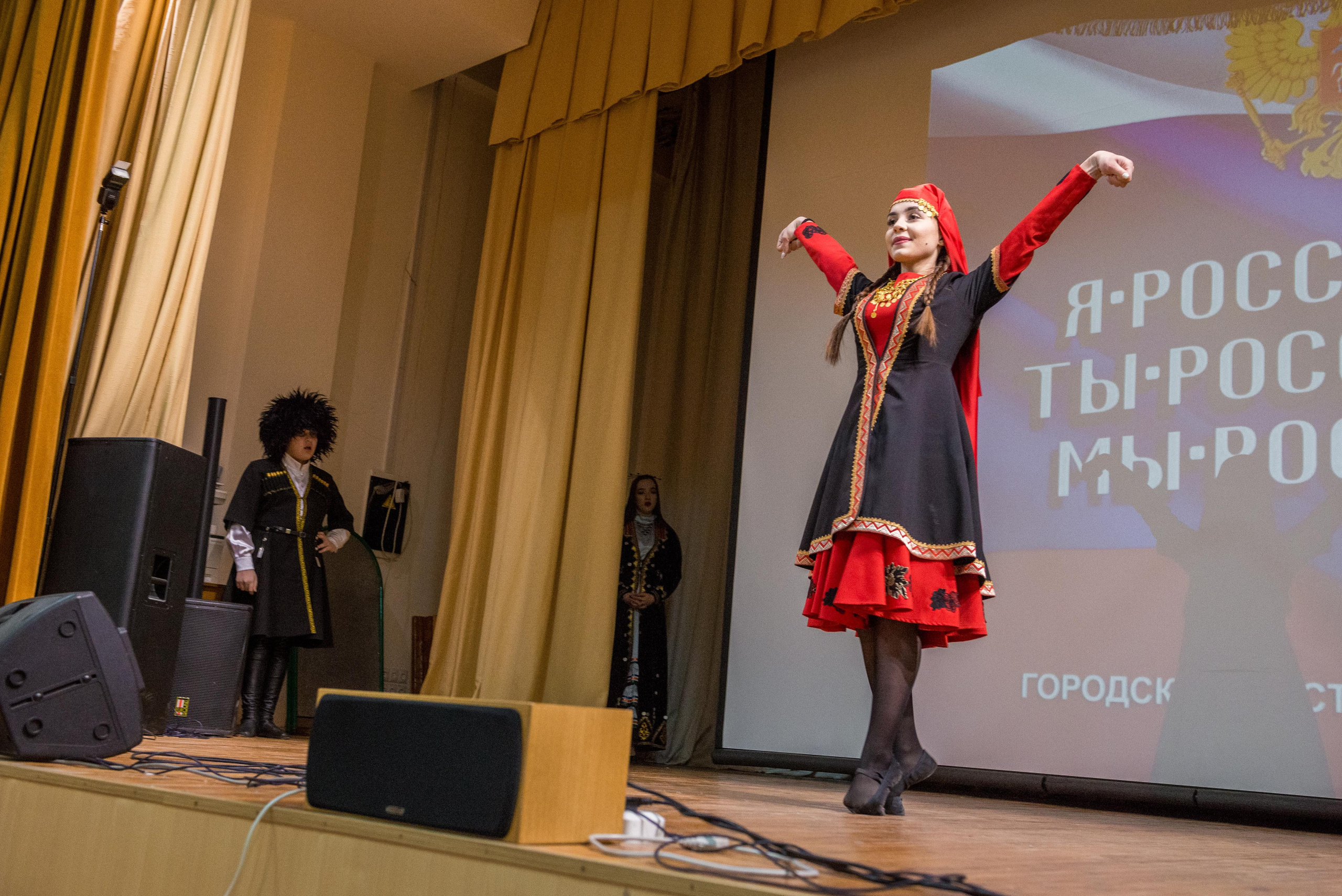 «Я-россиянин, ты — россиянин, мы — россияне!». Свадебный фотограф на Урале Виктор Соколов