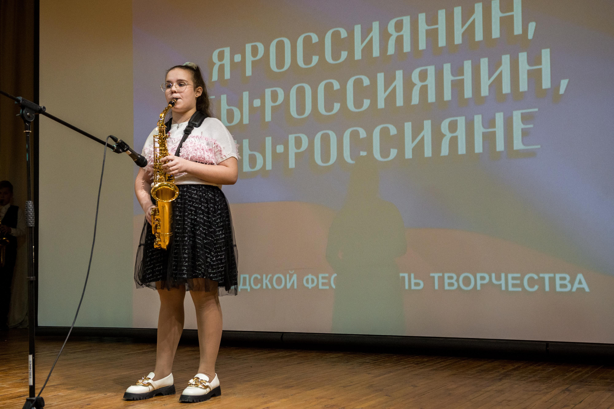 «Я-россиянин, ты — россиянин, мы — россияне!». Свадебный фотограф на Урале Виктор Соколов