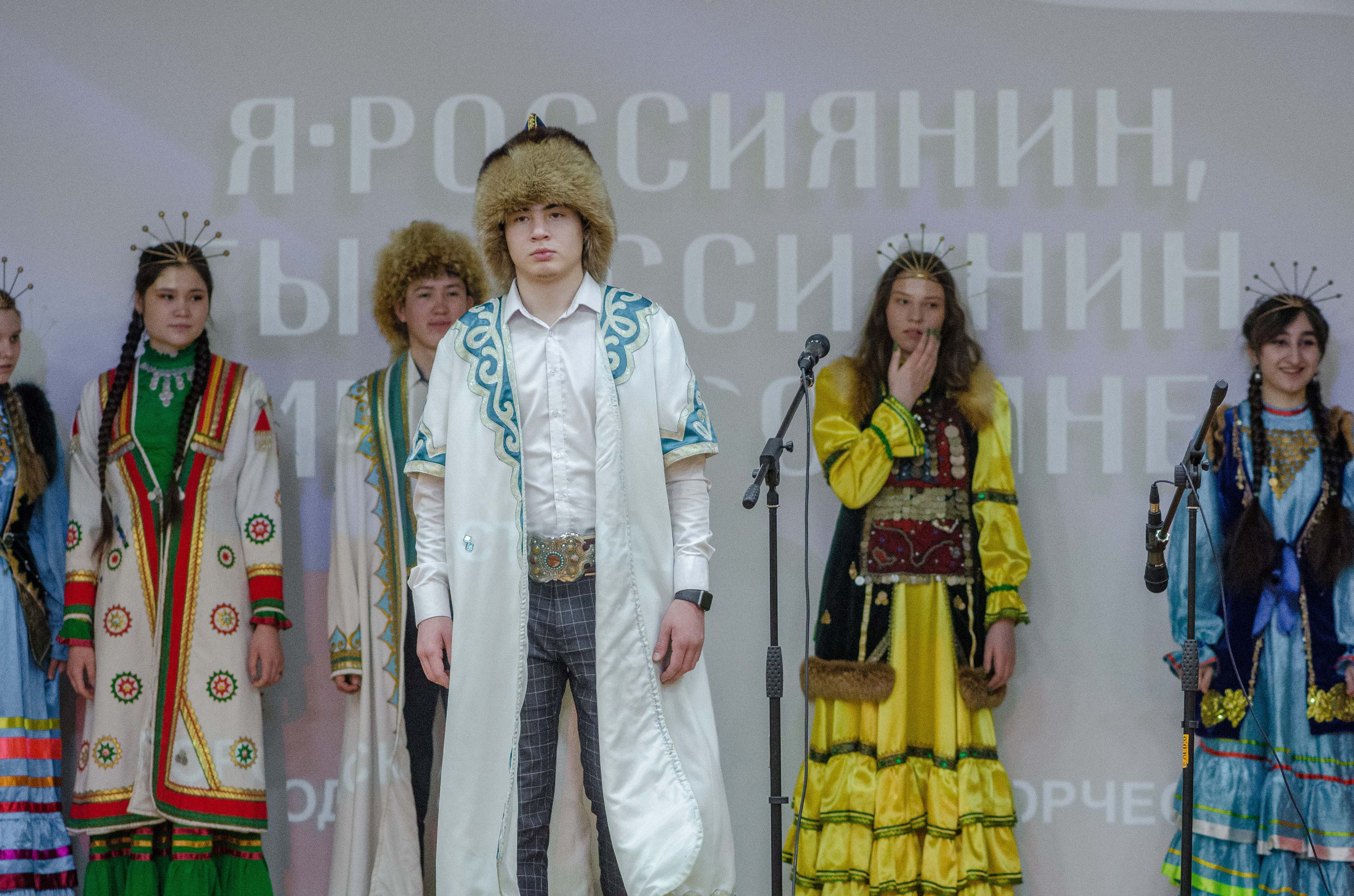 «Я-россиянин, ты — россиянин, мы — россияне!». Свадебный фотограф на Урале Виктор Соколов